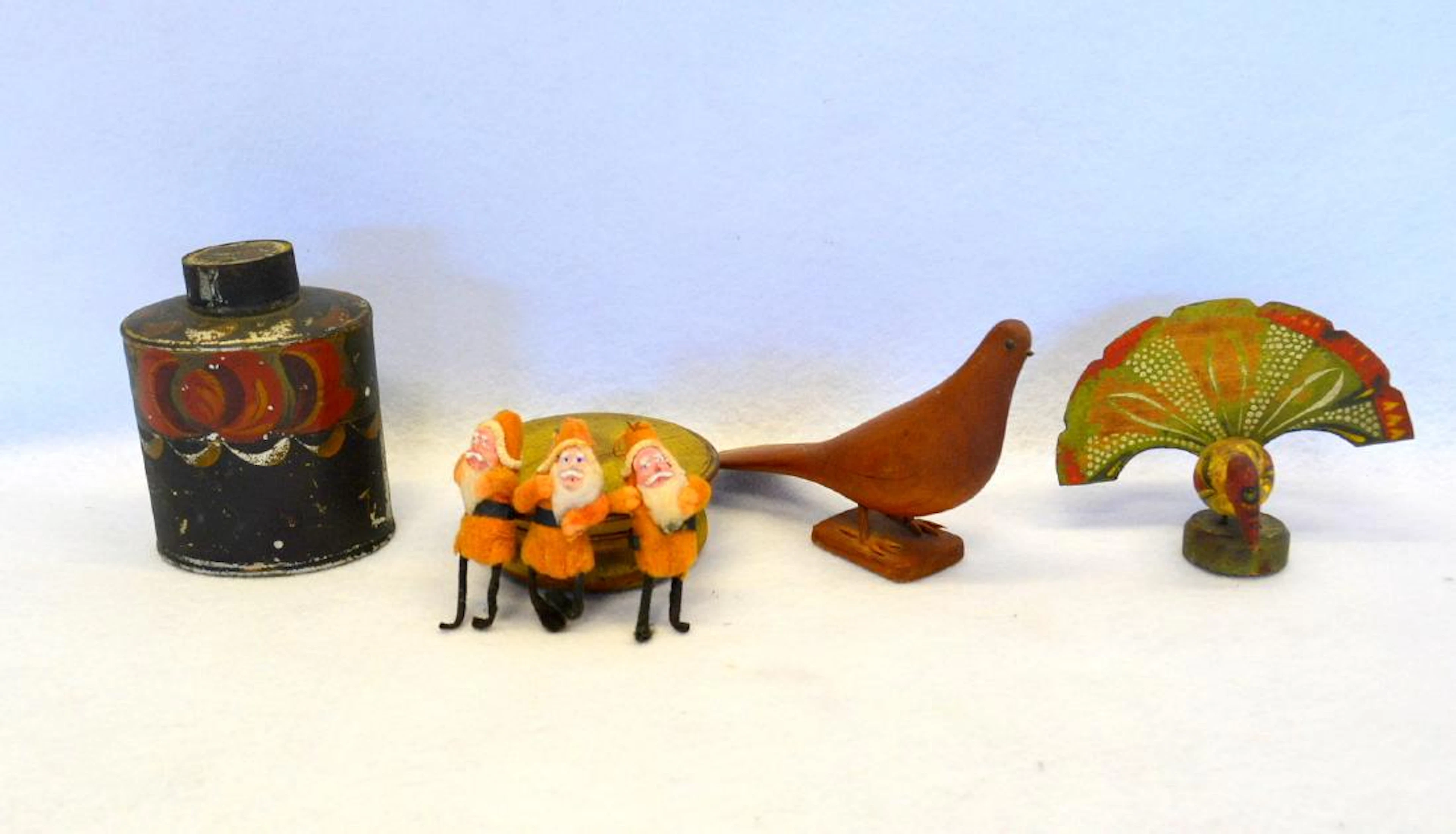 Grouping of 5 country items: 1) Small lady's covered