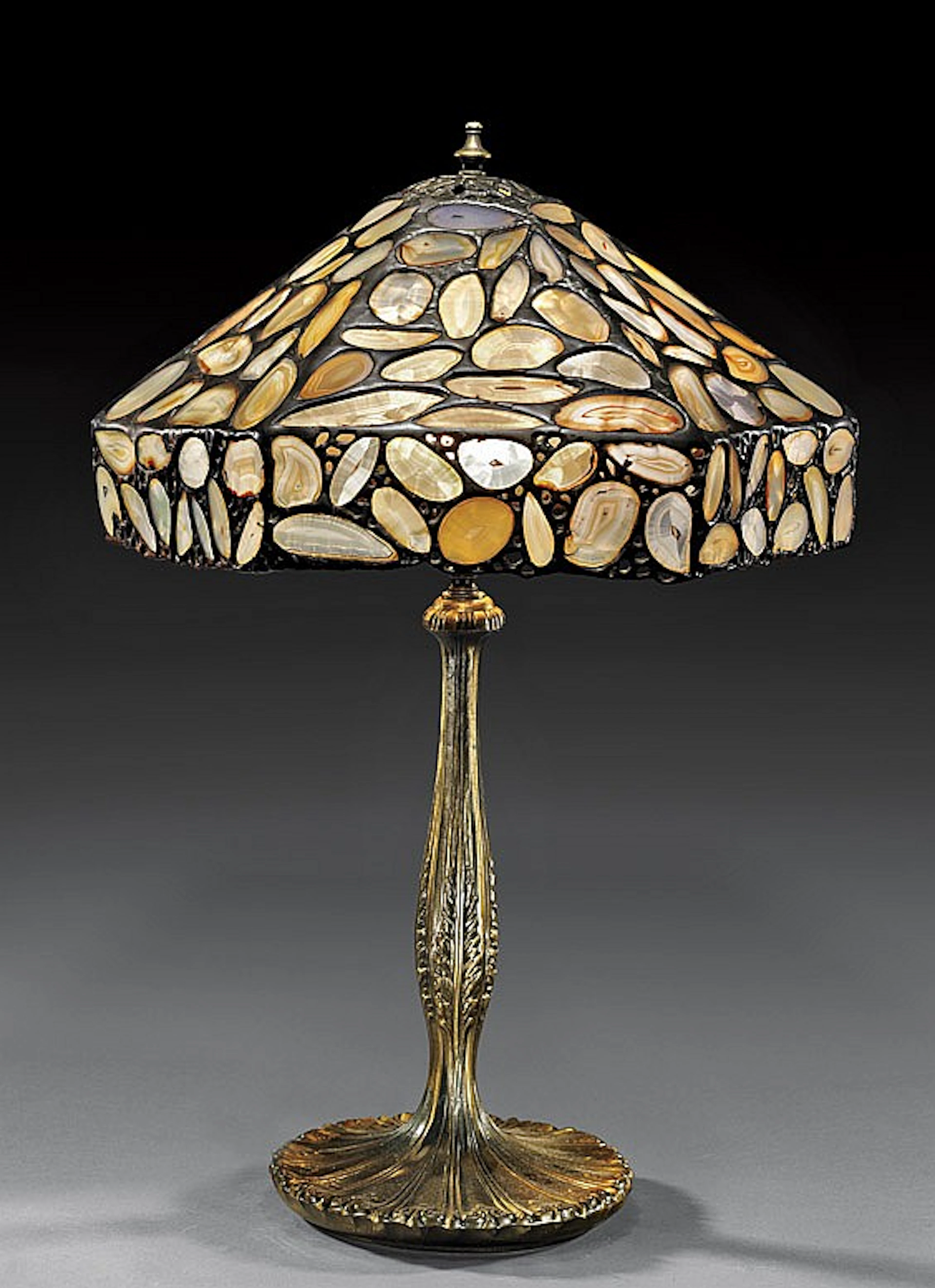TIFFANY-STYLE AGATE LAMPSHADE