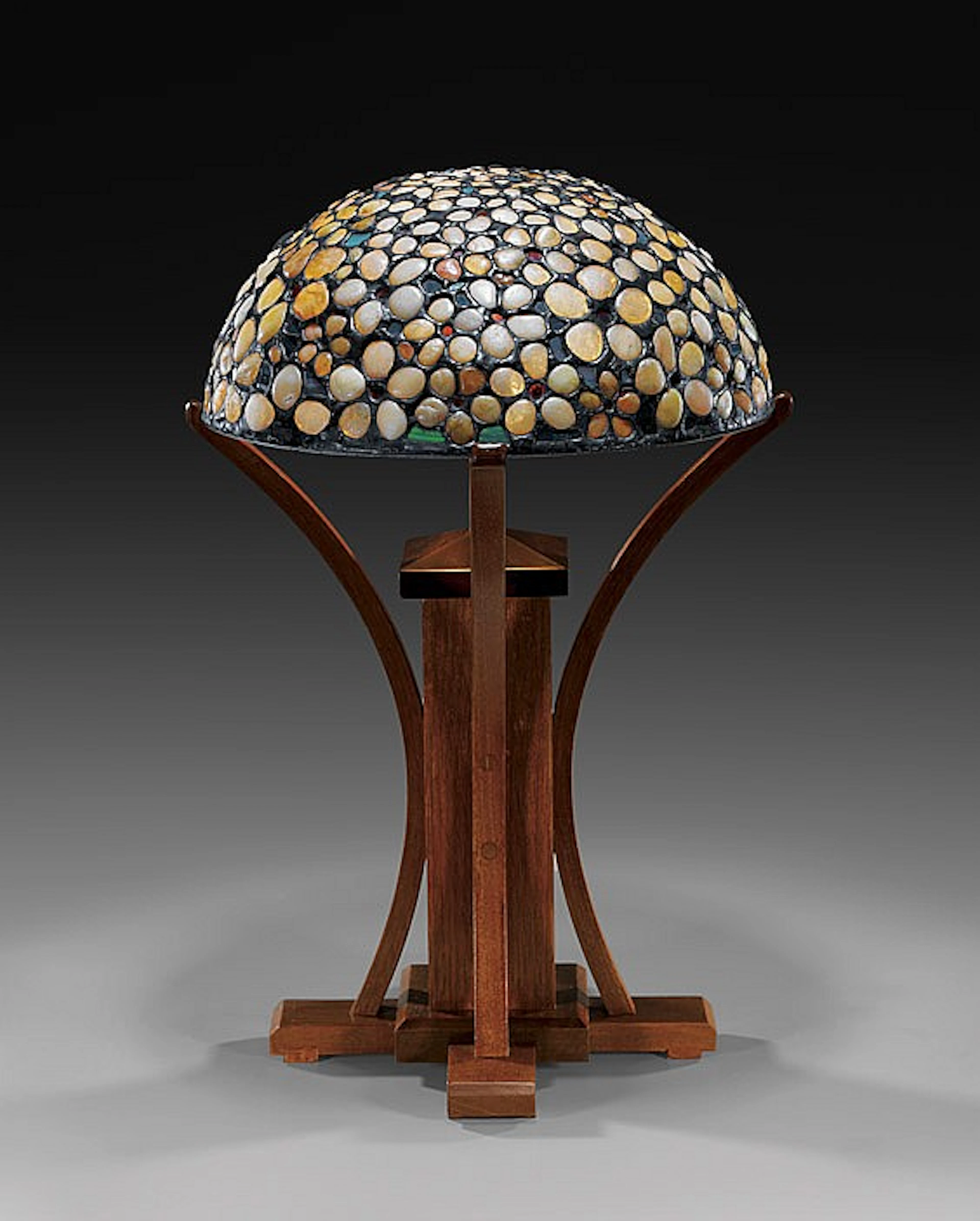 QUARTZ PEBBLE TABLE LAMP