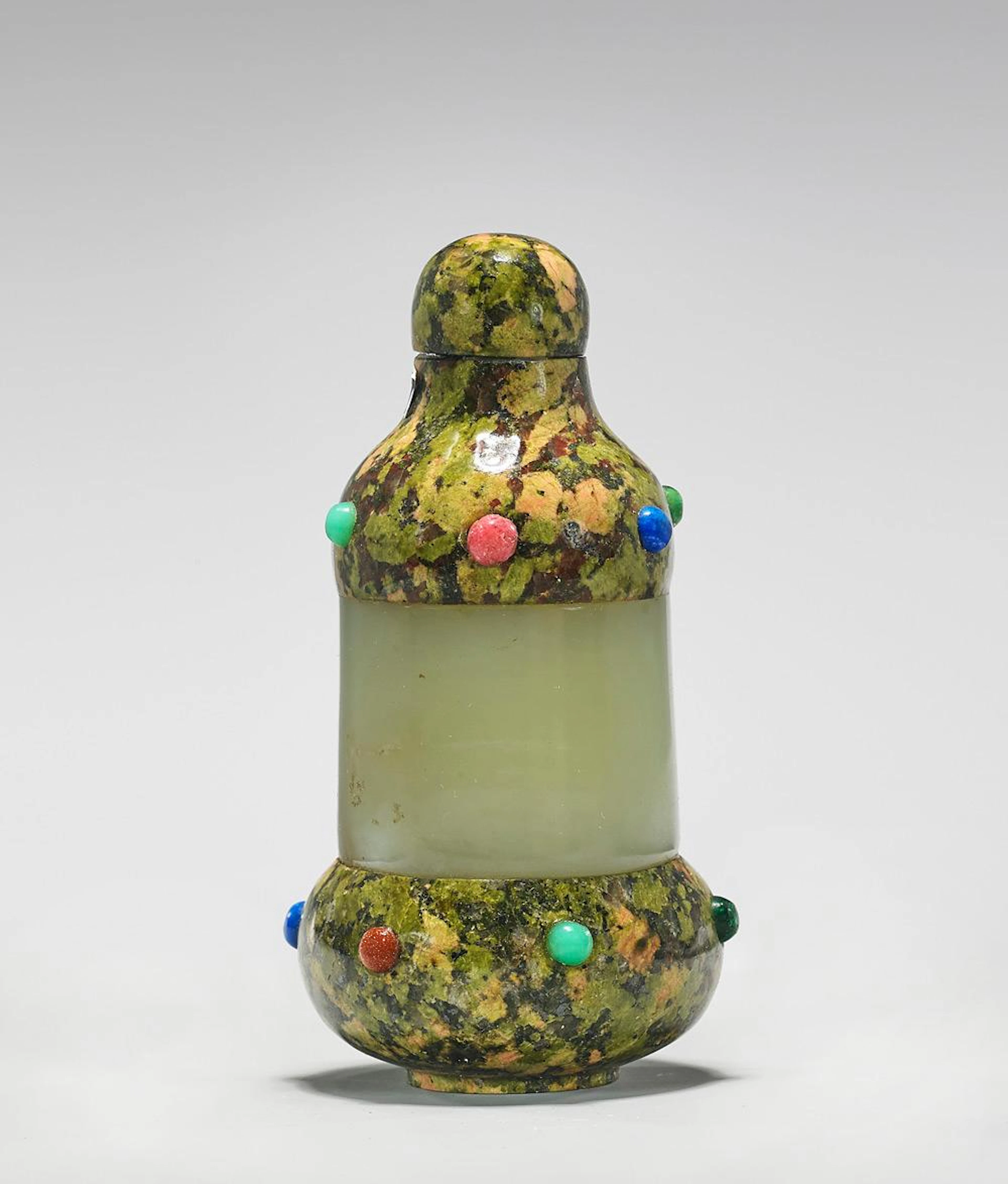 ANTIQUE JADE ARCHER'S RING SNUFF BOTTLE