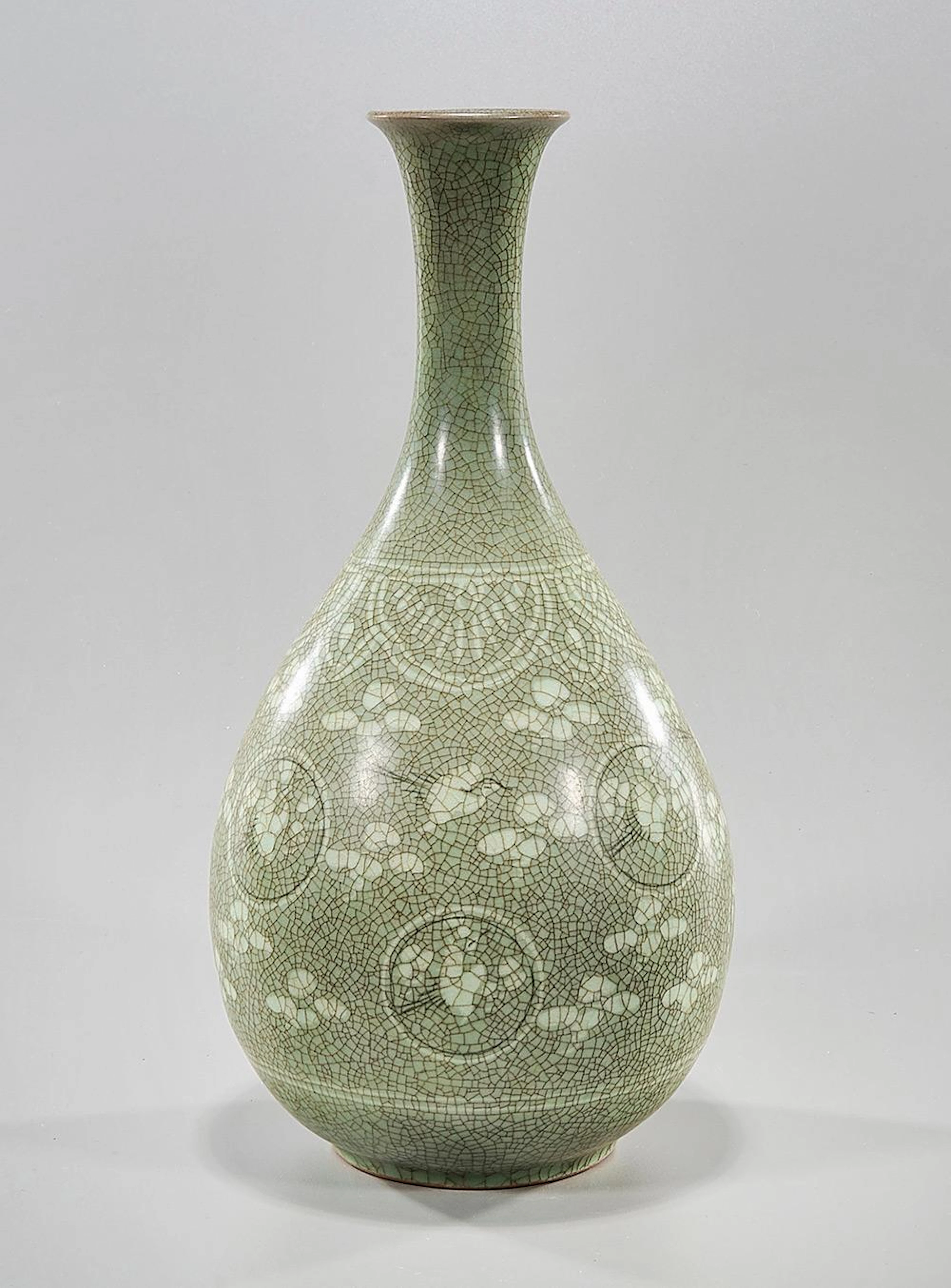KOREAN CELADON CRACKLE GLAZED VASE