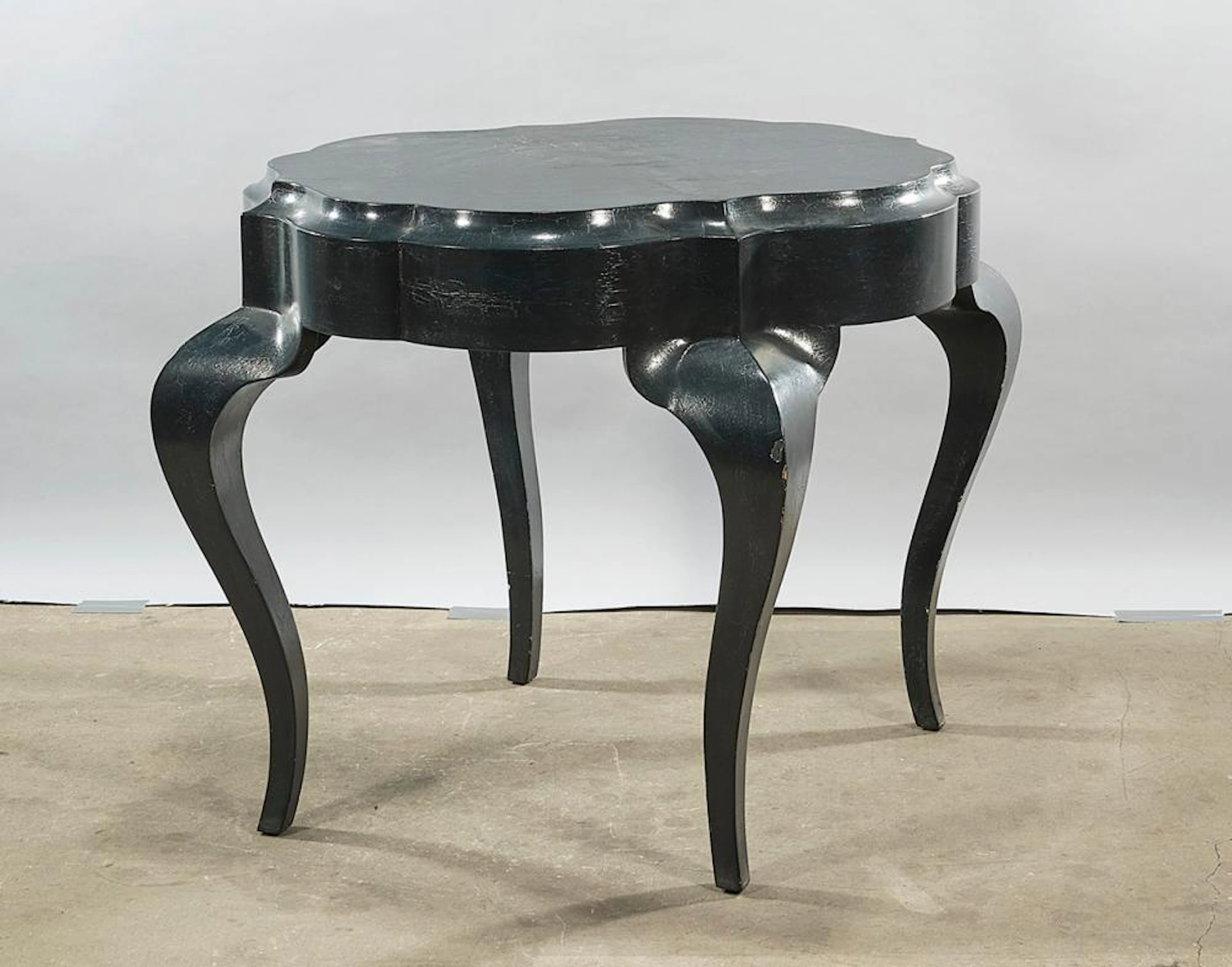 BLACK WOOD TABLE