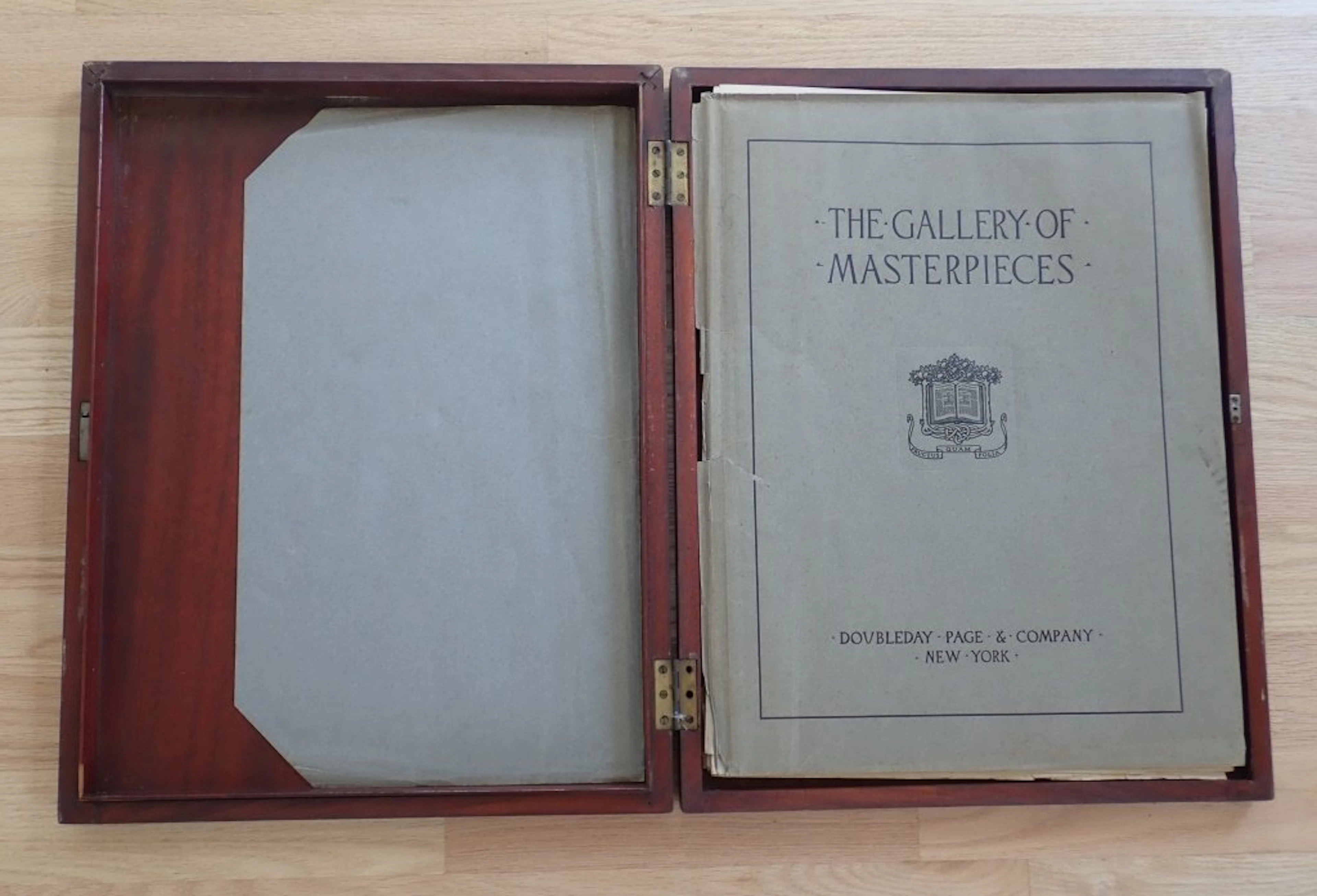 Museum Collection of Engravings in Wooden Box