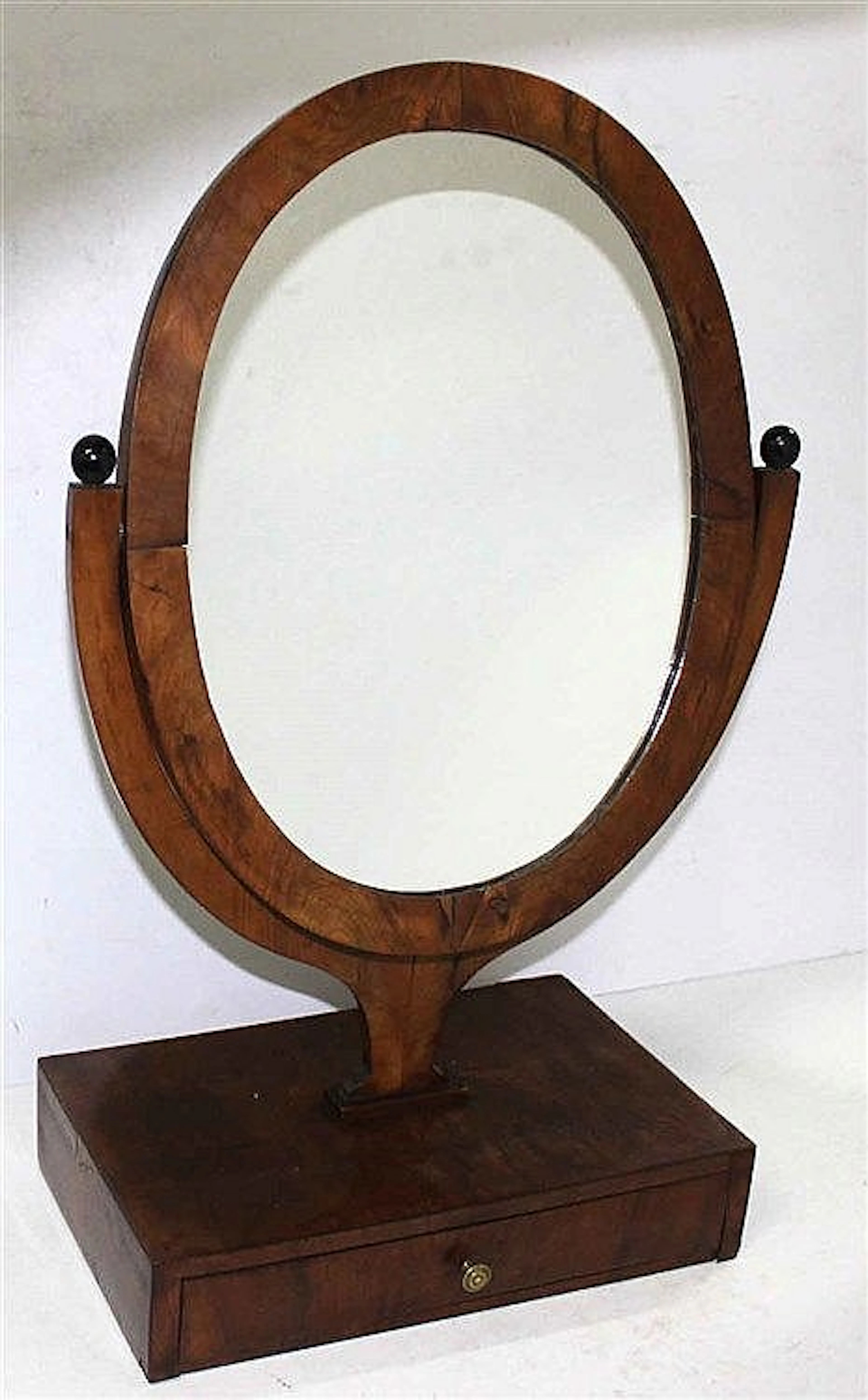 Toilettenspiegel Biedermeier Feiner ovaler Schminkspiegel, Nußbaum mit