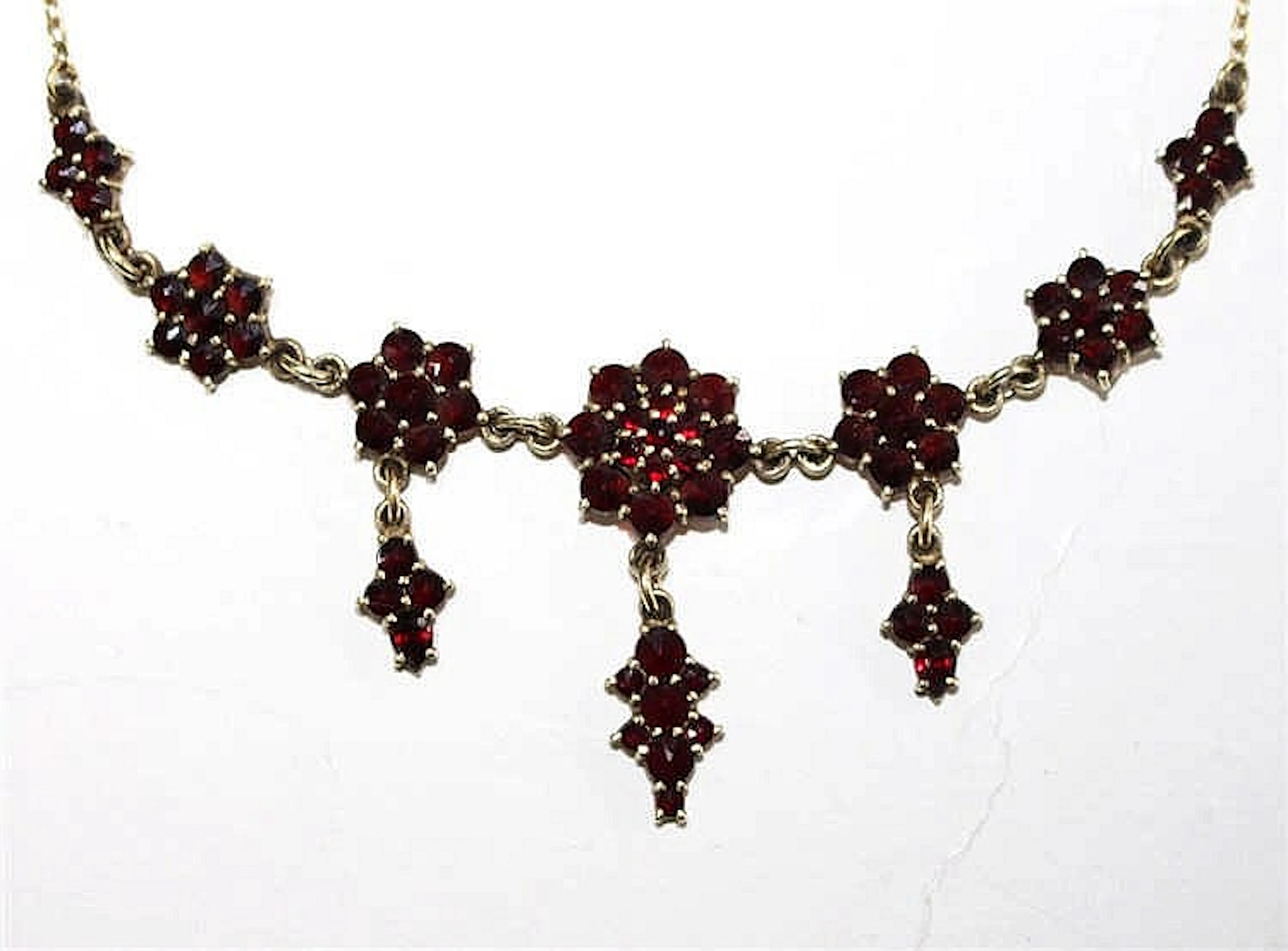 Granatschmuck