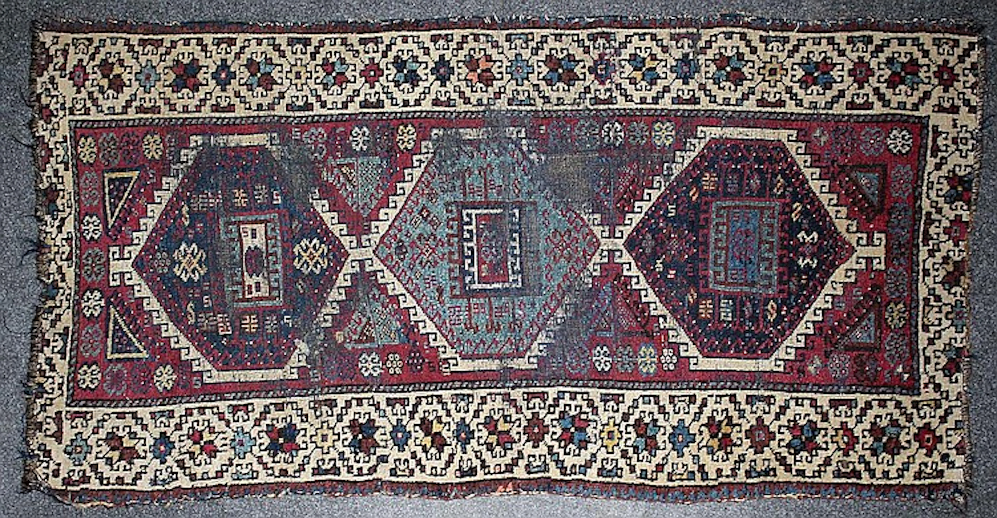 Knüpfteppich Shiraz u. Kurde. Ca. 100 - 120 Jahre. Gek. in Istanbul 19