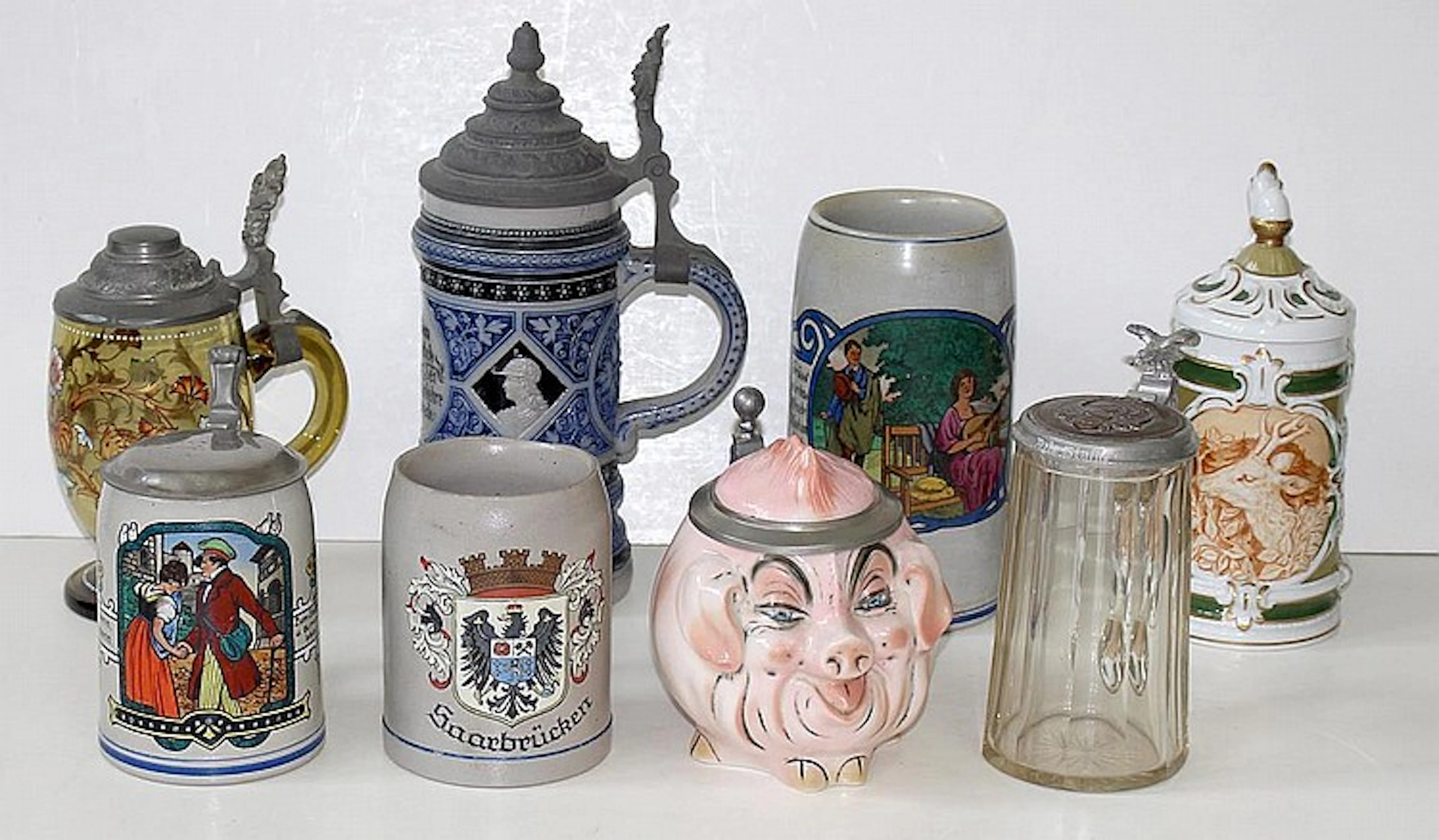 Bierkrüge. Sammlung aus 8 Bierkrügen. Vom Jugendstil - ca 1960. Darunt