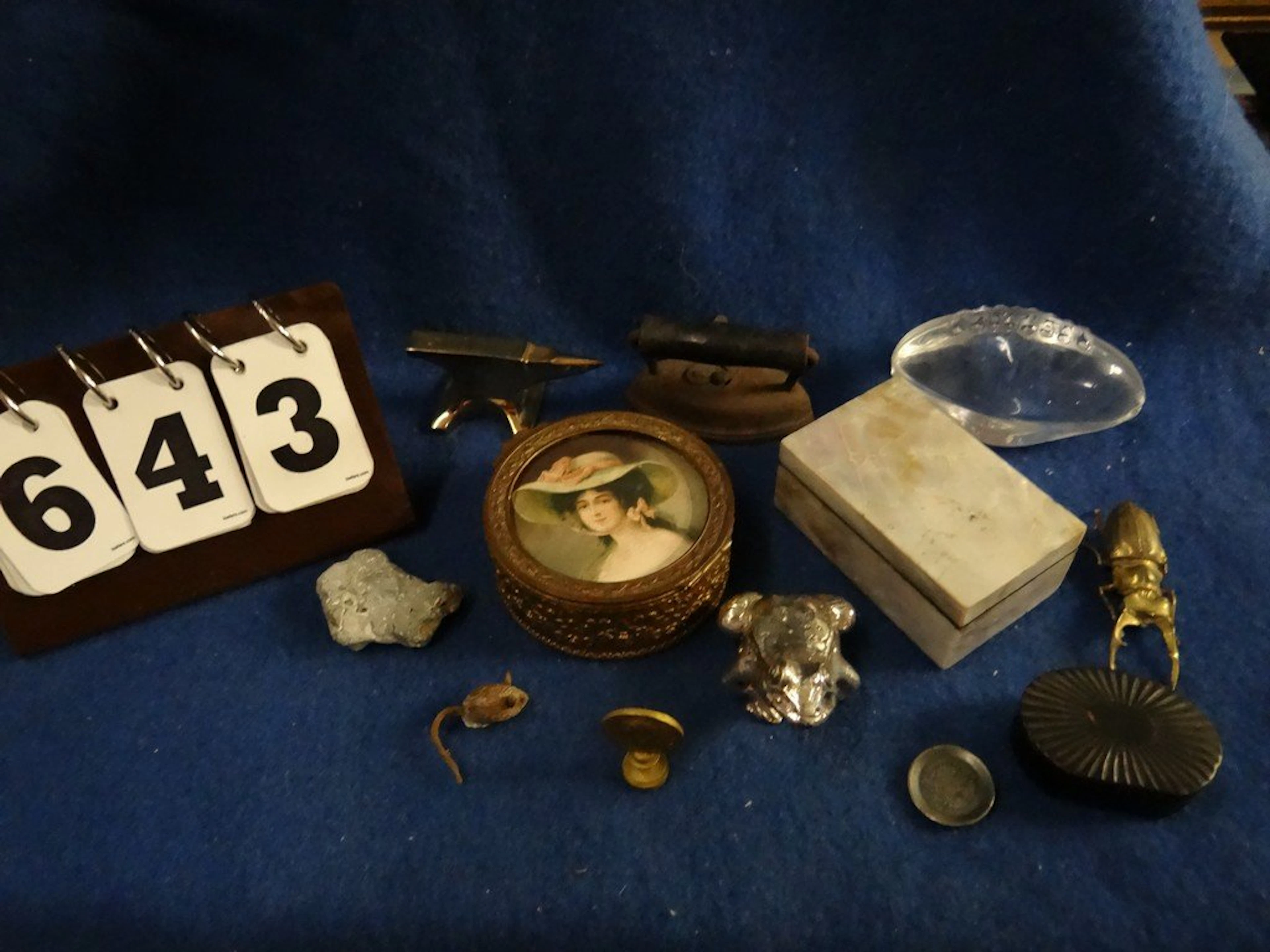 Lot of 12 - assorted - mouse on stone 1'' - brass iron