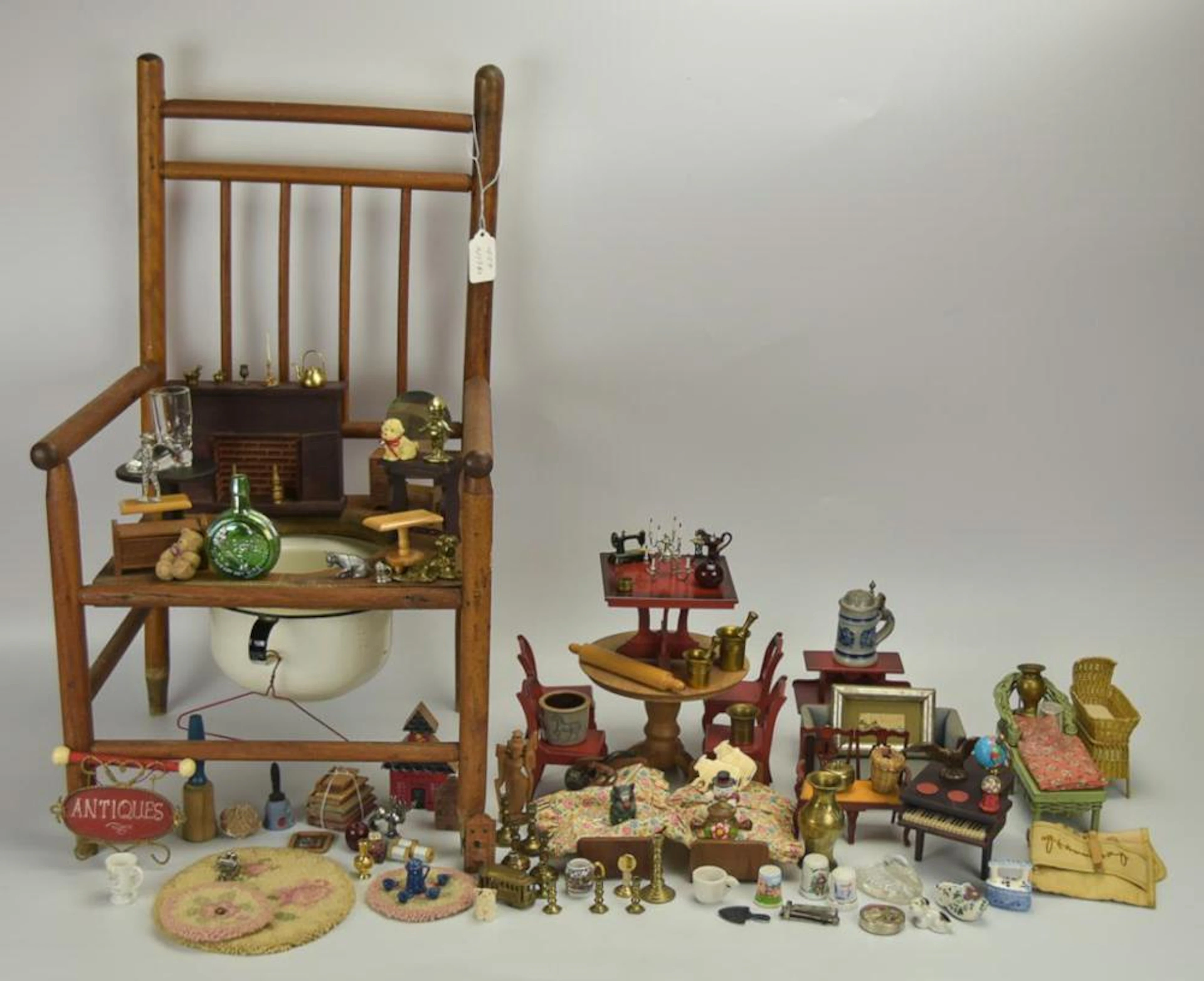 Lot of Doll & Dollhouse Furniture, Miniatures