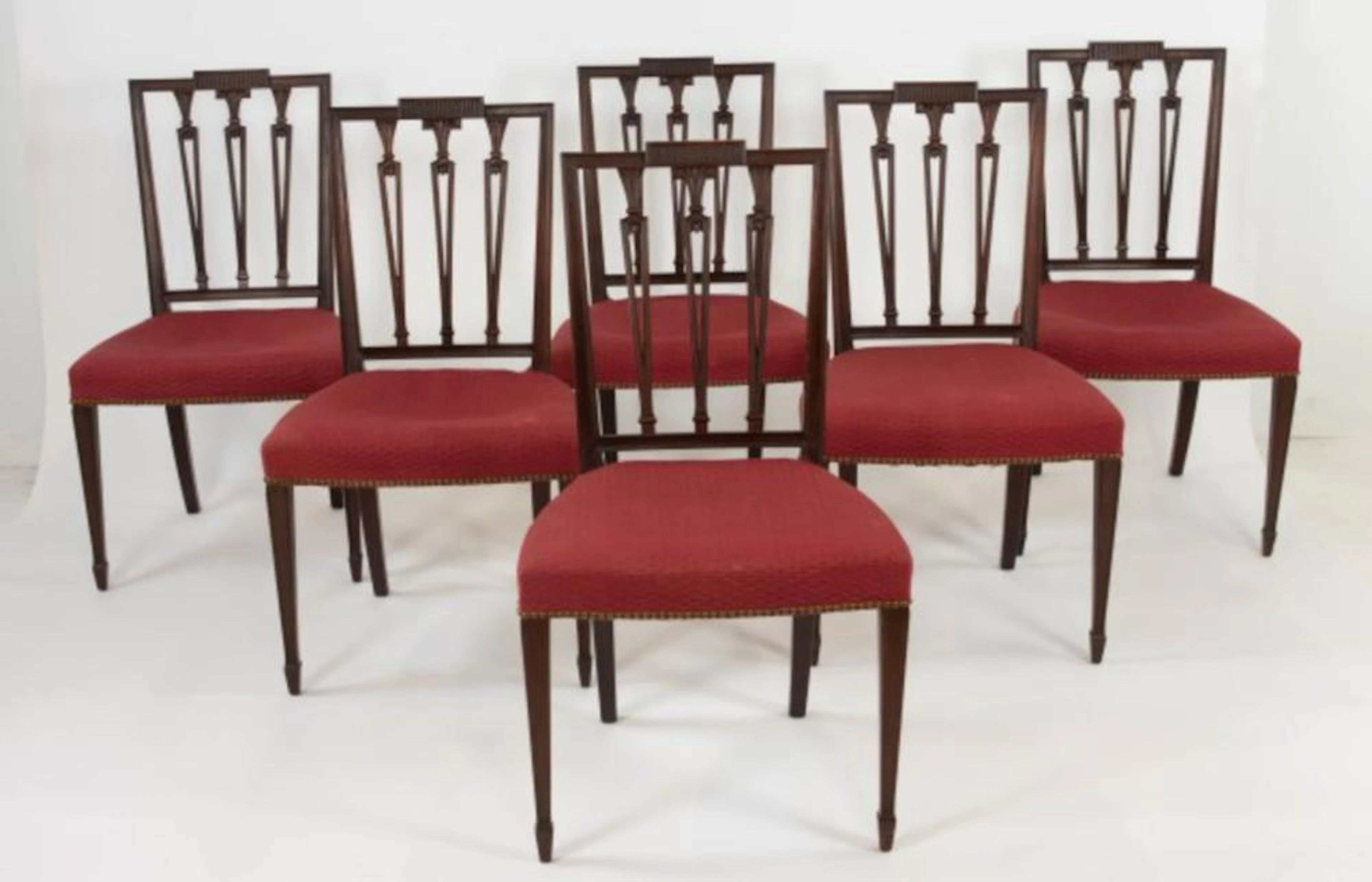 Set of 6 Federal Carved Mahogany Side Chairs