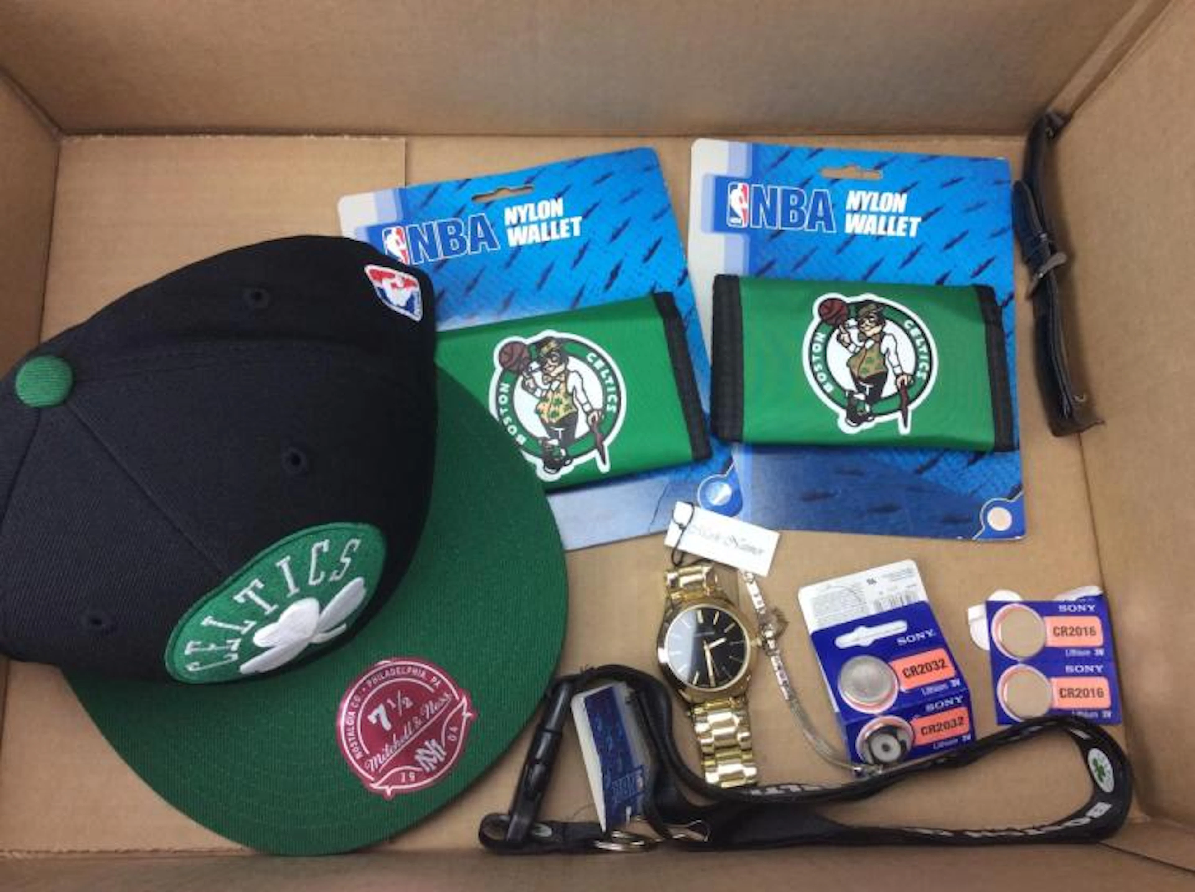 NOS NBA Basketball Celtics Wallet, Hat & Watch