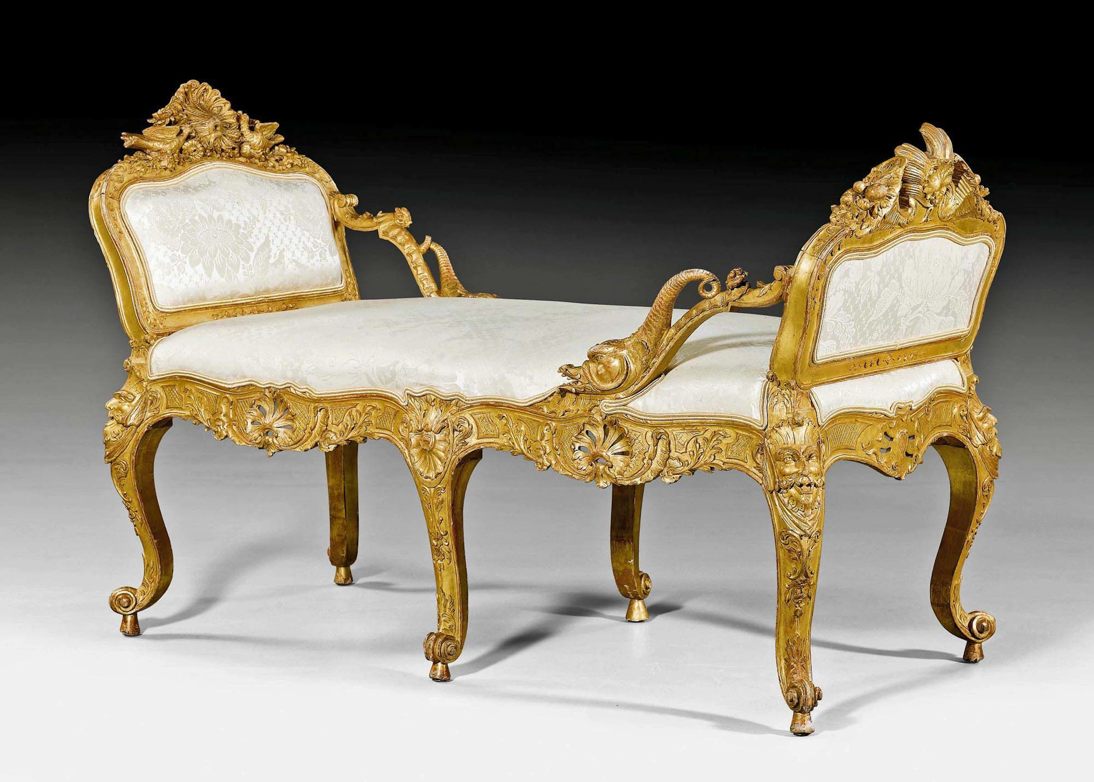 KLEINE BANQUETTE "AUX DAUPHINS"