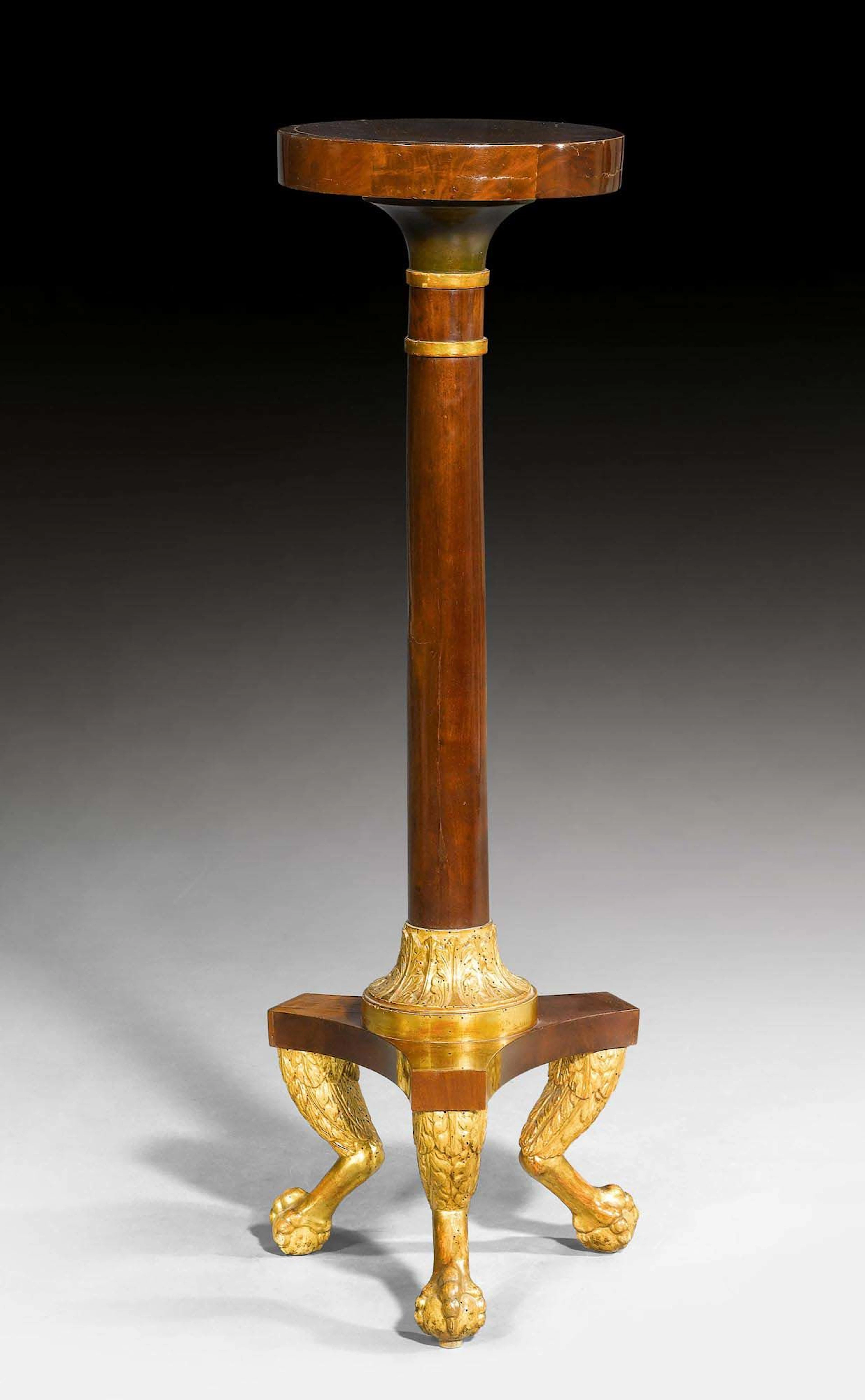 PORTE-TORCHERE "AUX PATTES DE LION"