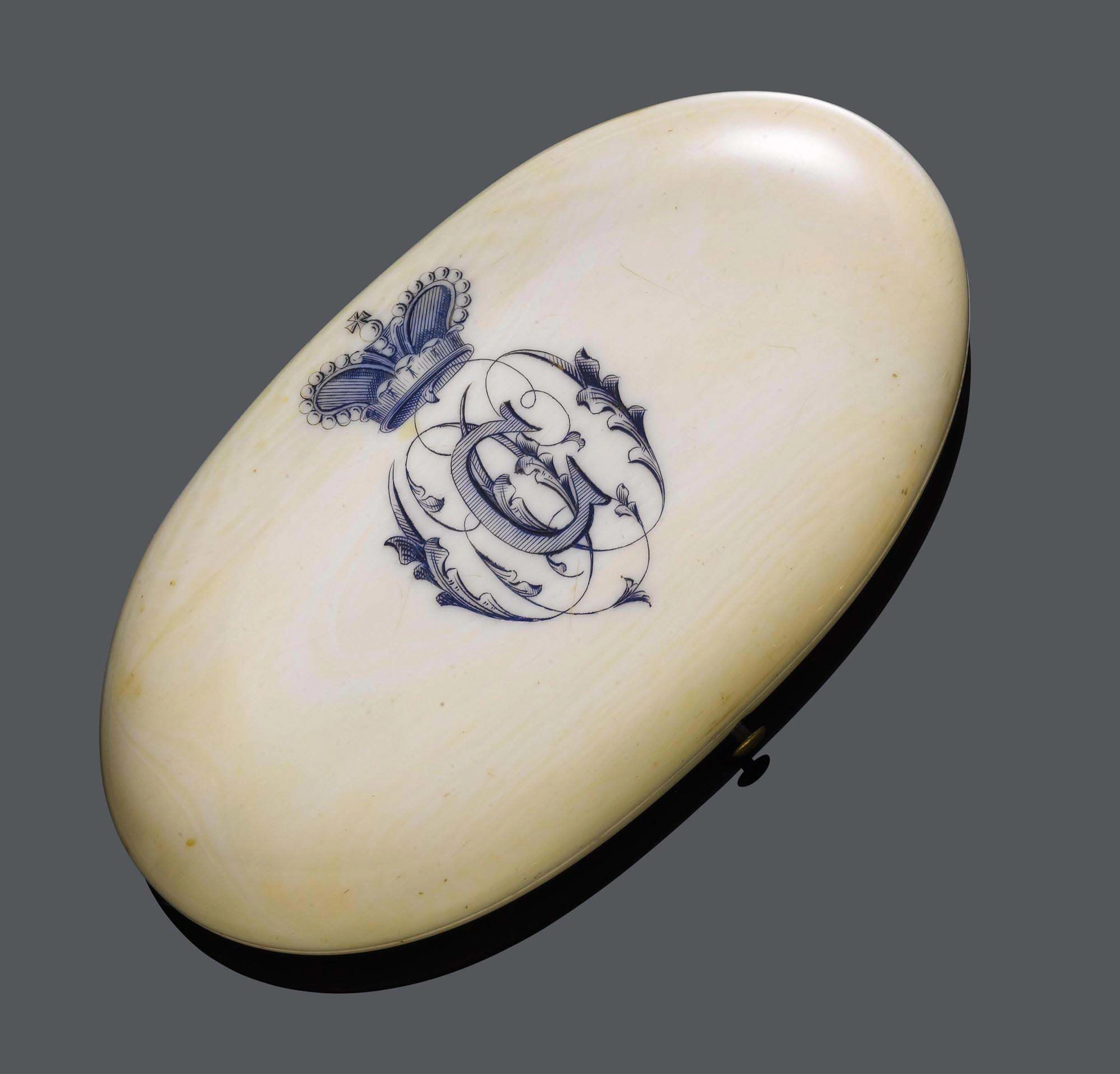 REISE-NECESSAIRE MIT NÄH-SET, FENOUX, Paris, um 1830.