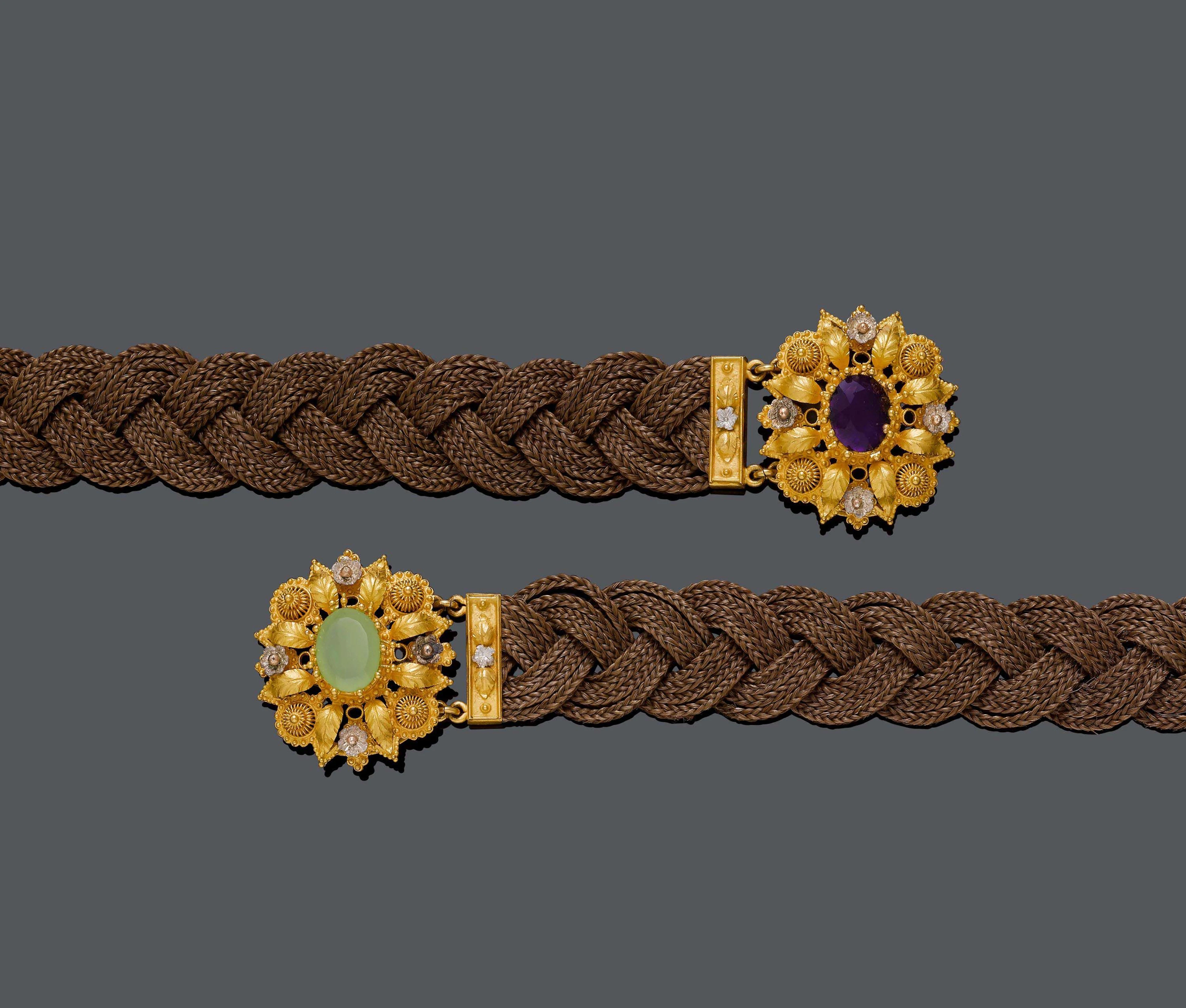 EIN PAAR SCHMUCKSTEIN-HAAR-ARMBÄNDER, um 1820.
