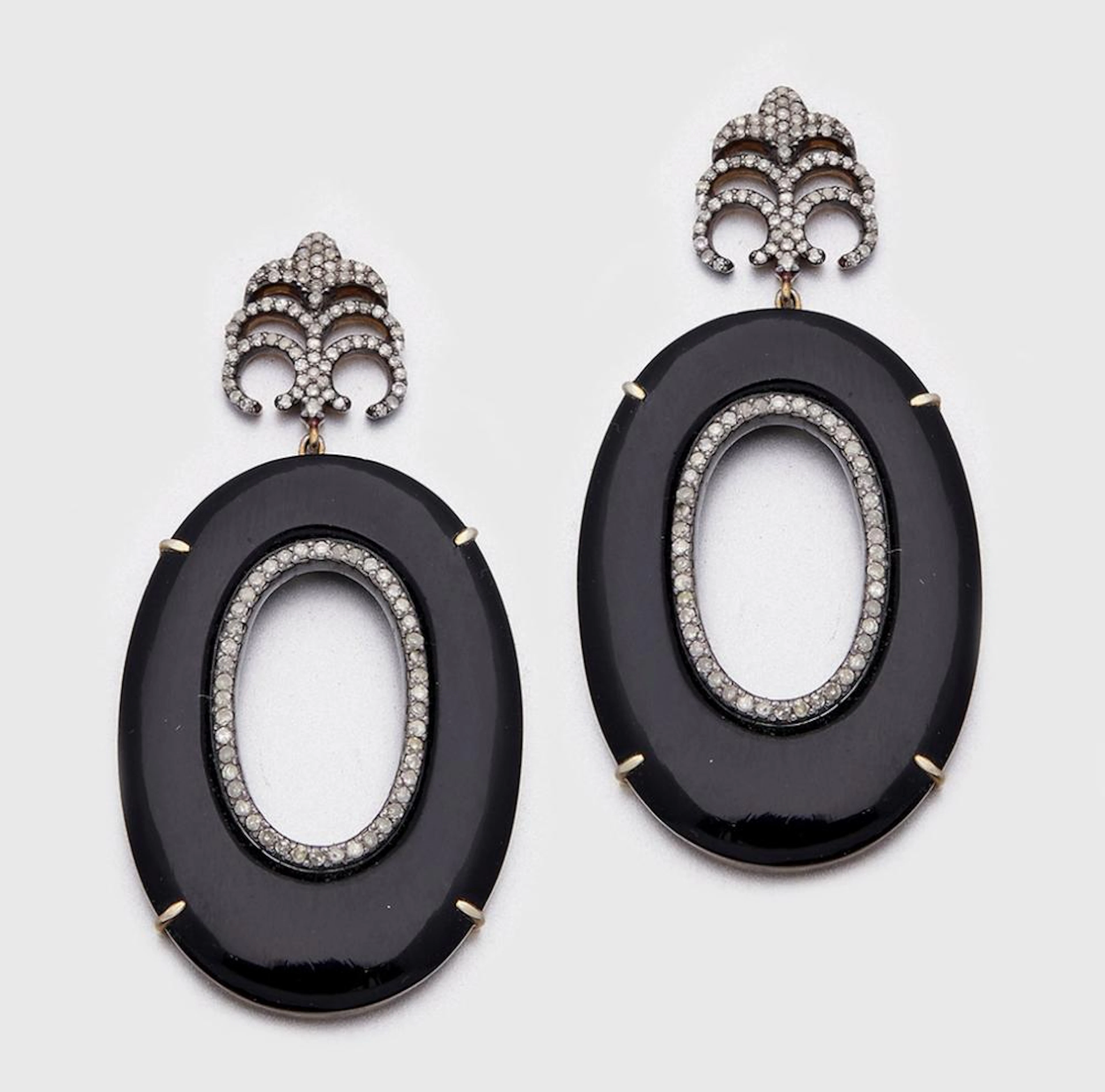 Paar russische Onyx-Ohrringe