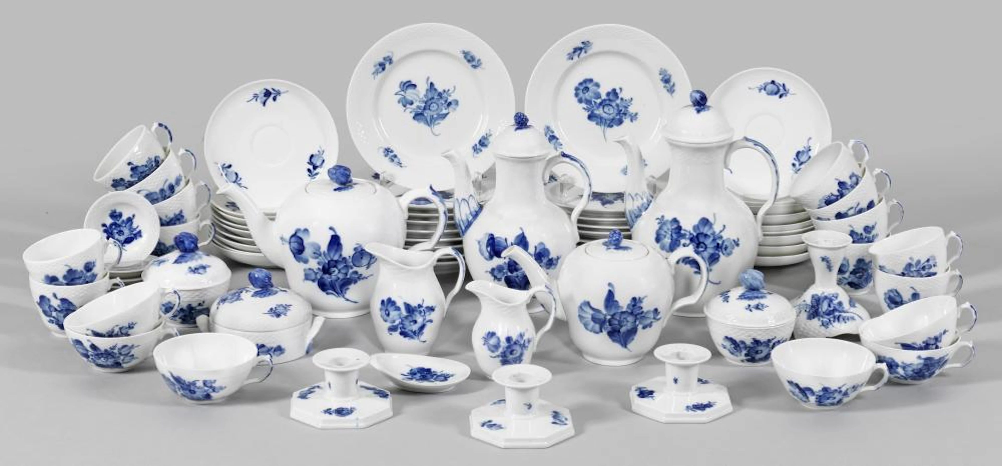 Kaffee- und Teeservice mit Dekor "Blaue Blume"