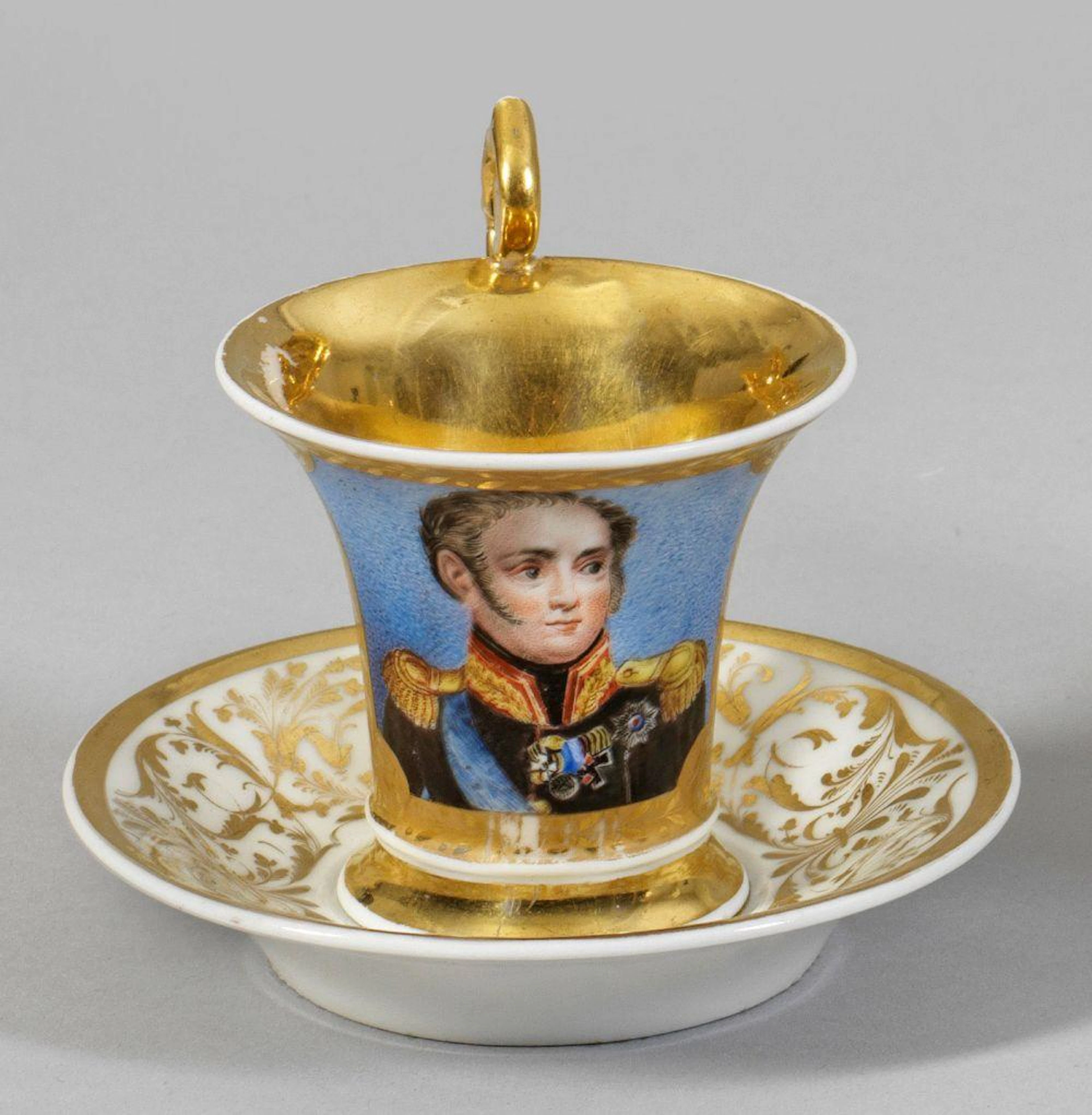 Biedermeier-Porträttasse vo