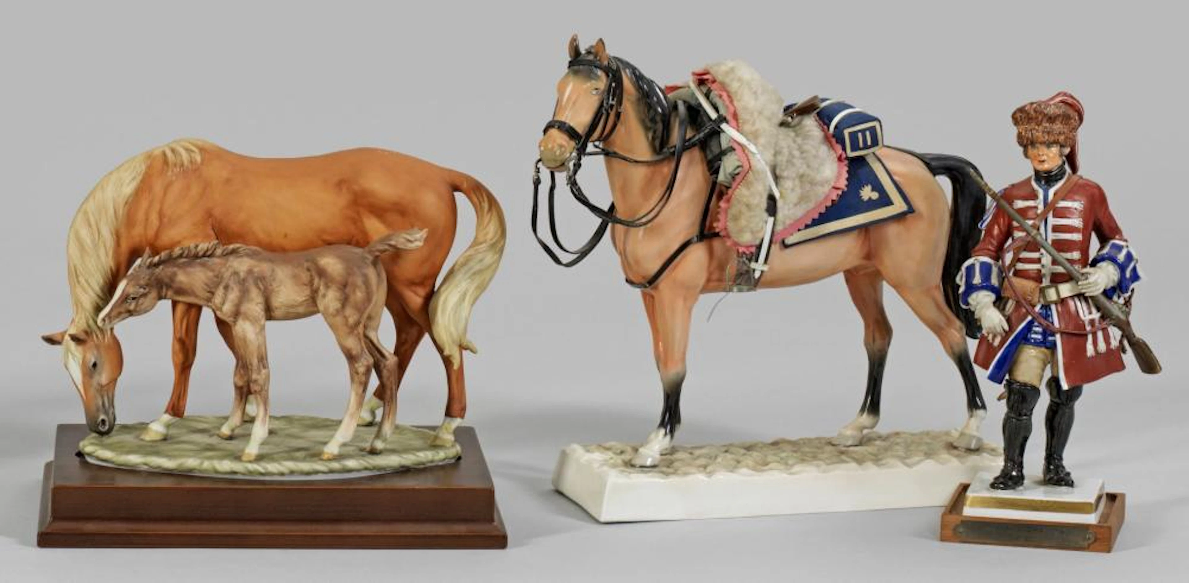 Konvolut von drei Porzellanfigure