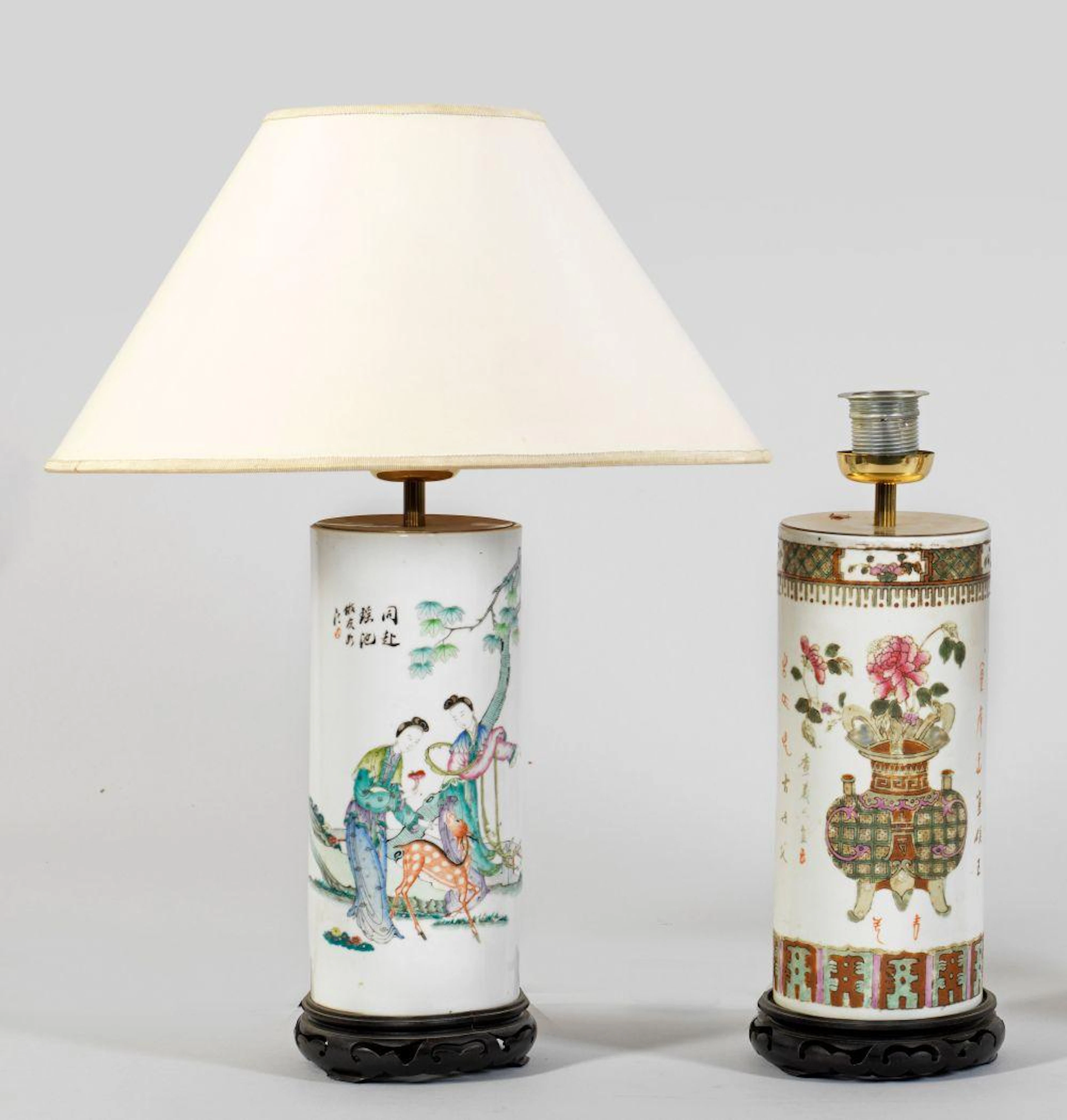 Zwei Famille rose-Tischlampe