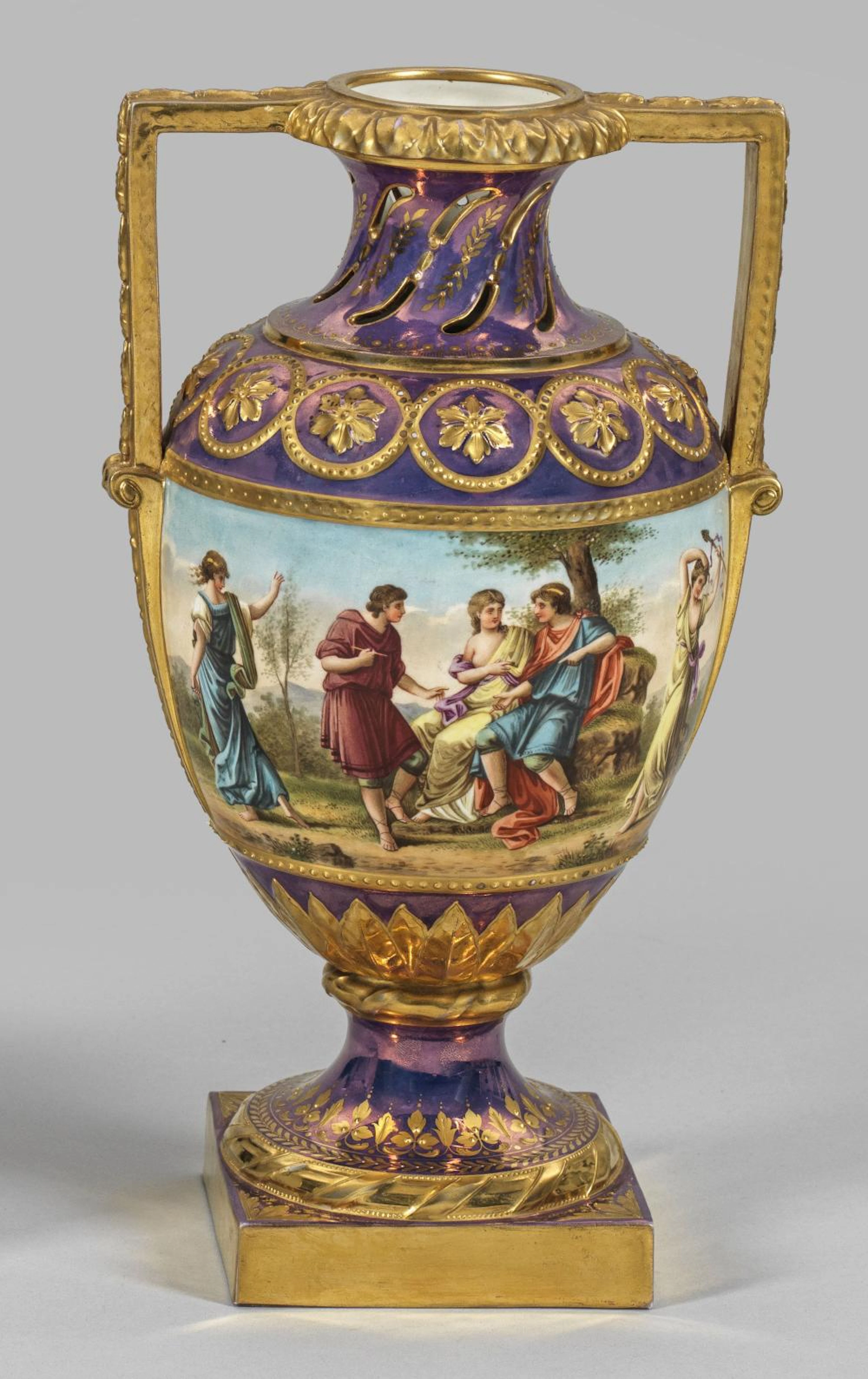 Ziervase mit mythologischen Szene