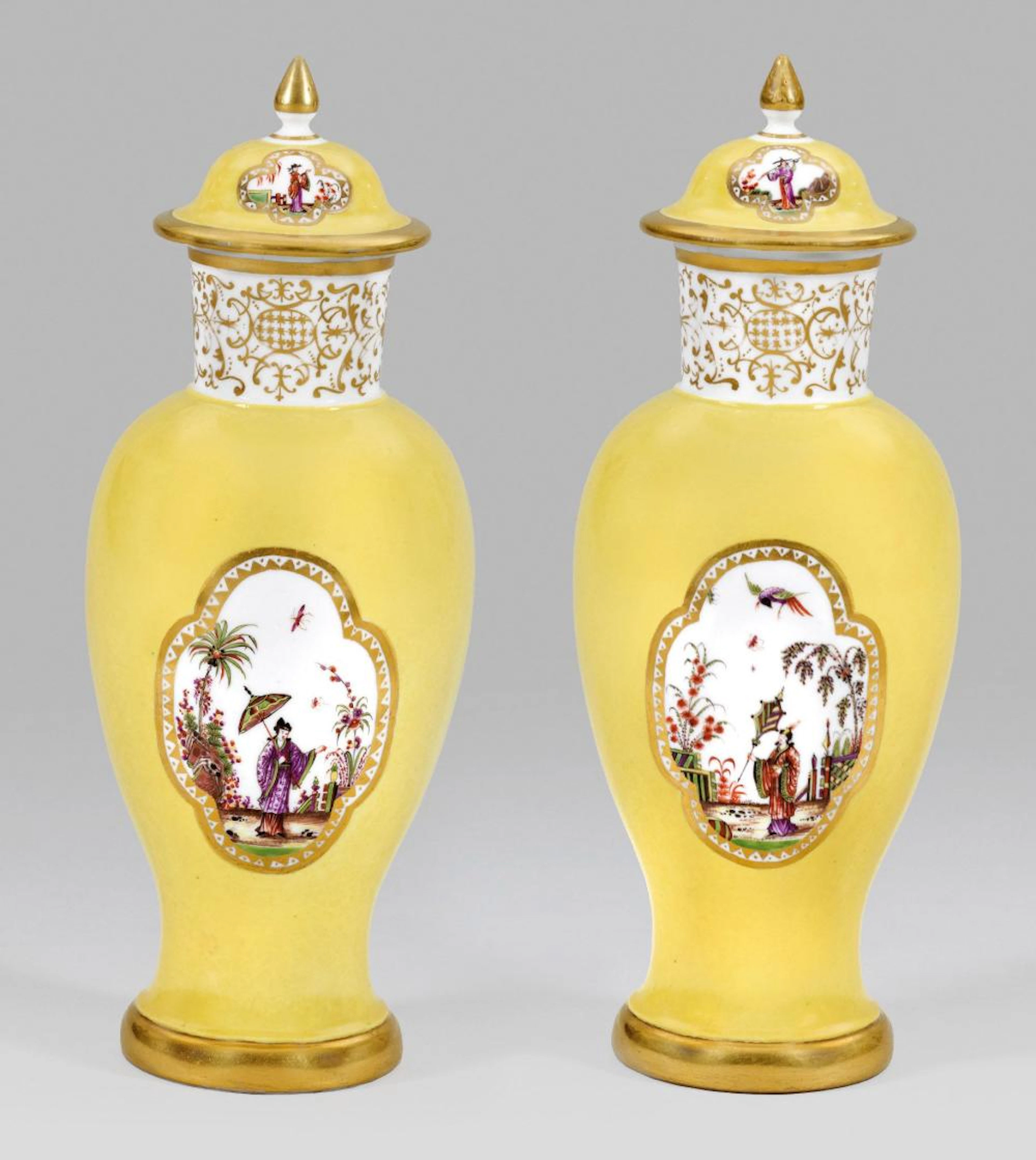 Zierdeckelvase mit Hoeroldt-Malereie