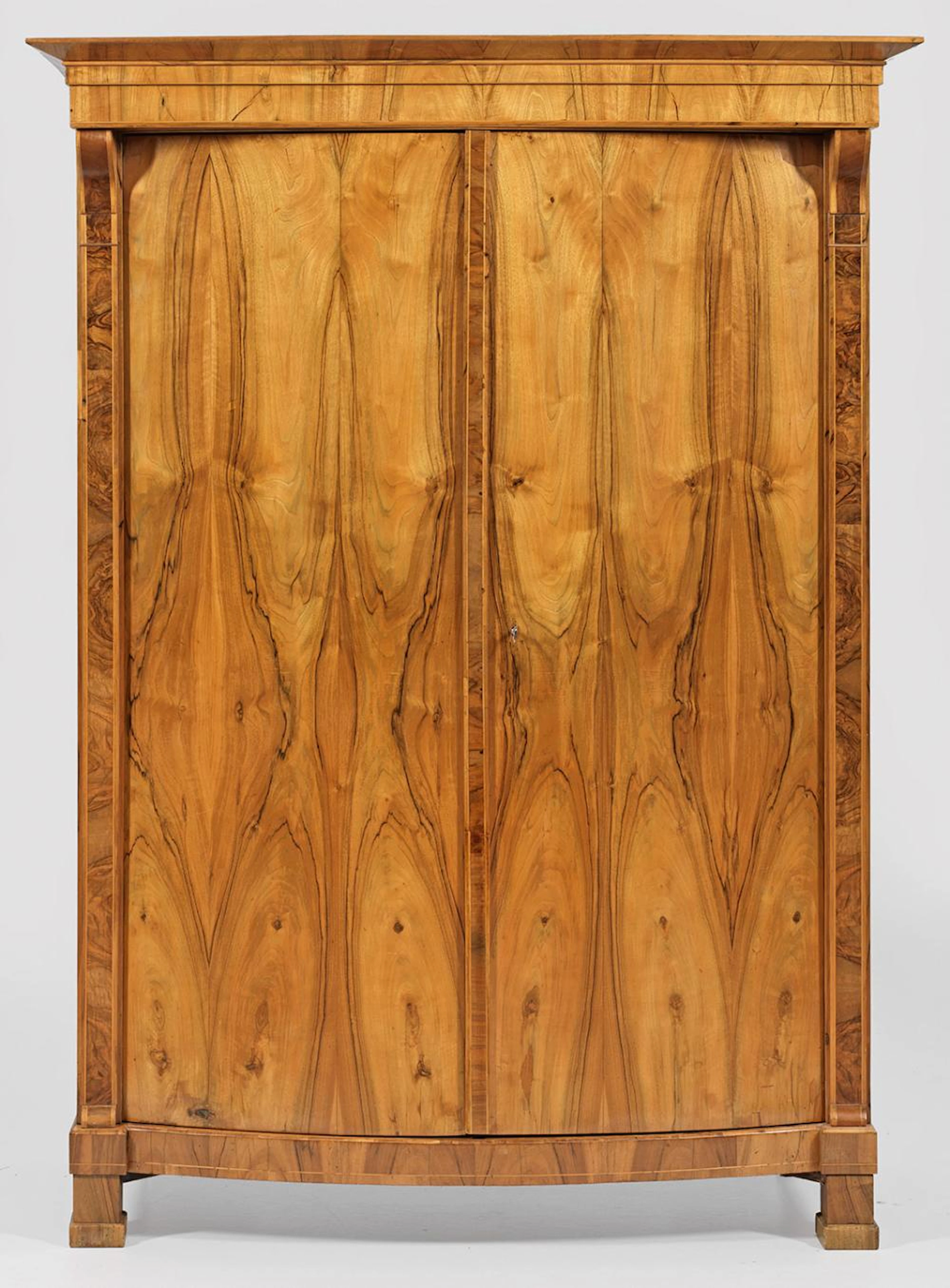 Biedermeier-Kleiderschrank