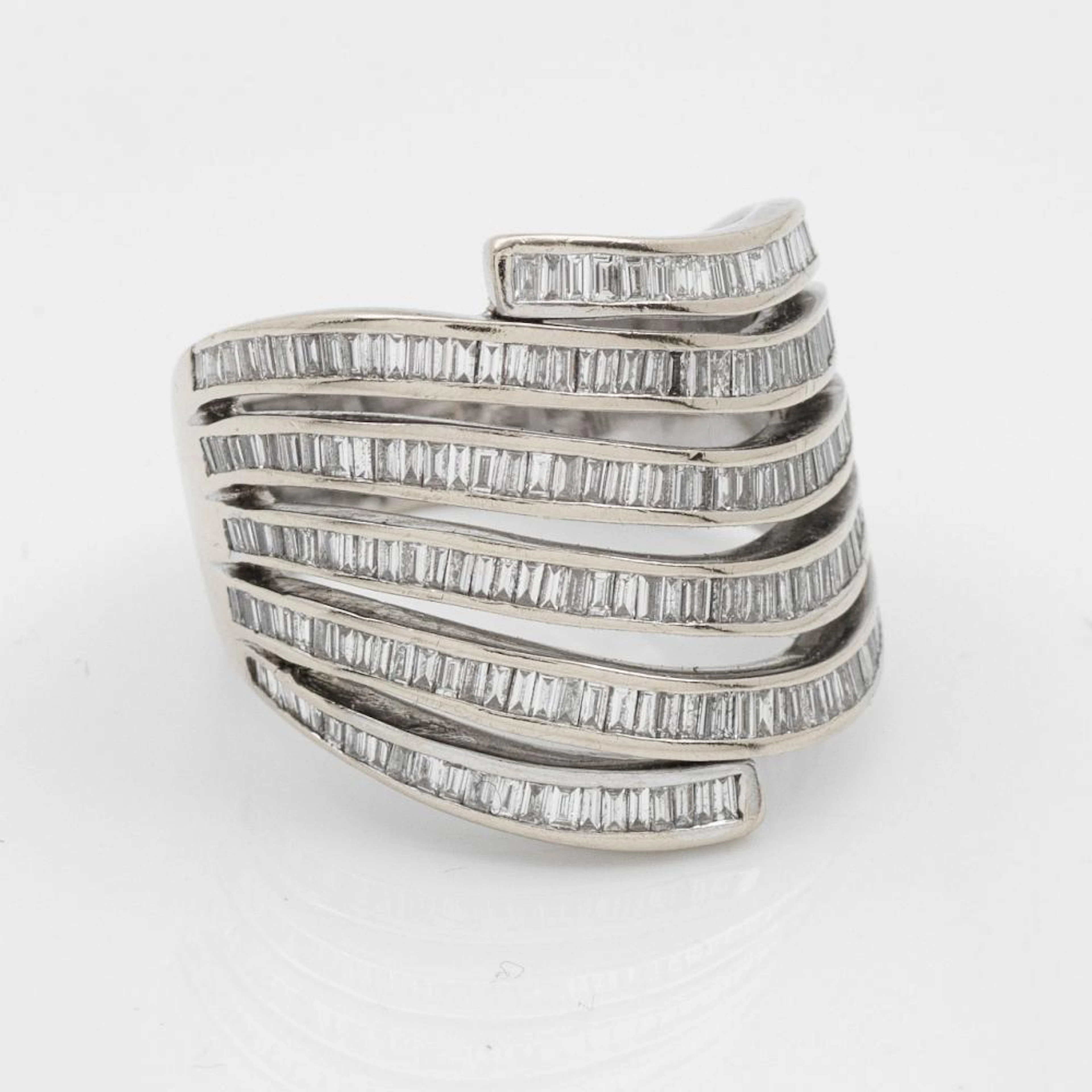 Dekorativer Diamantring