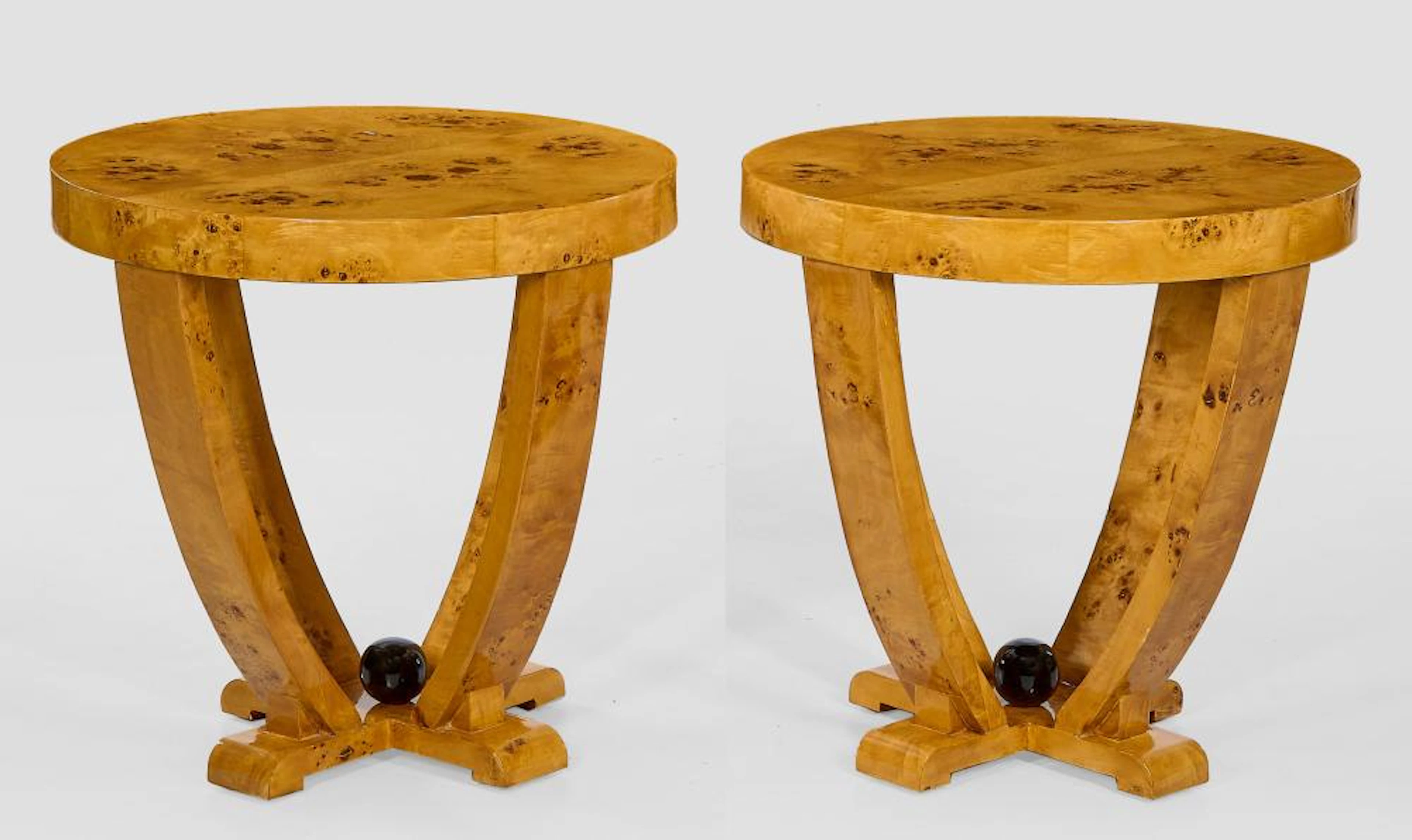 Paar Beistelltische im Art Déco-Stil