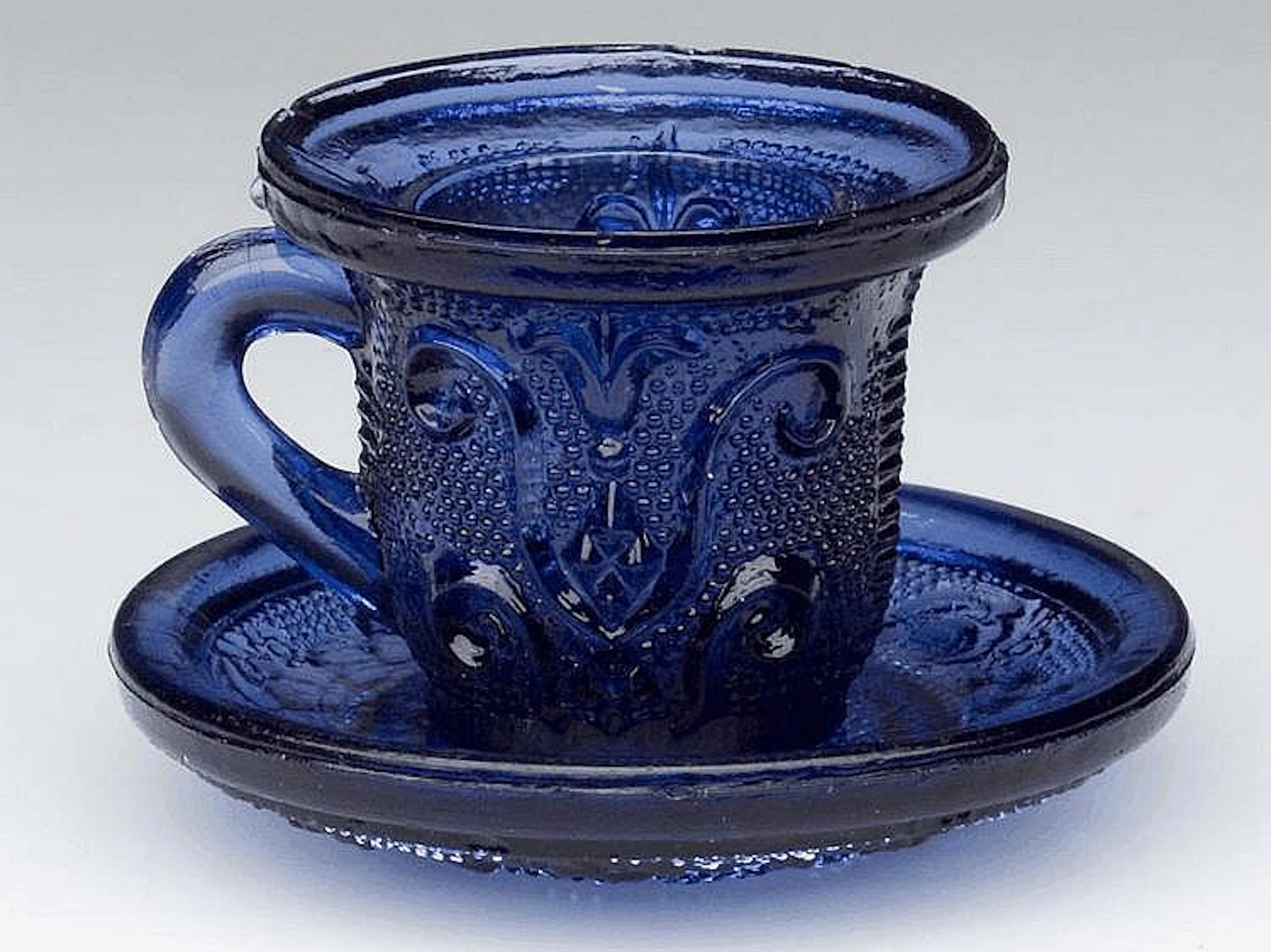 PRESSED LACY TOY CUP AND SAUCER