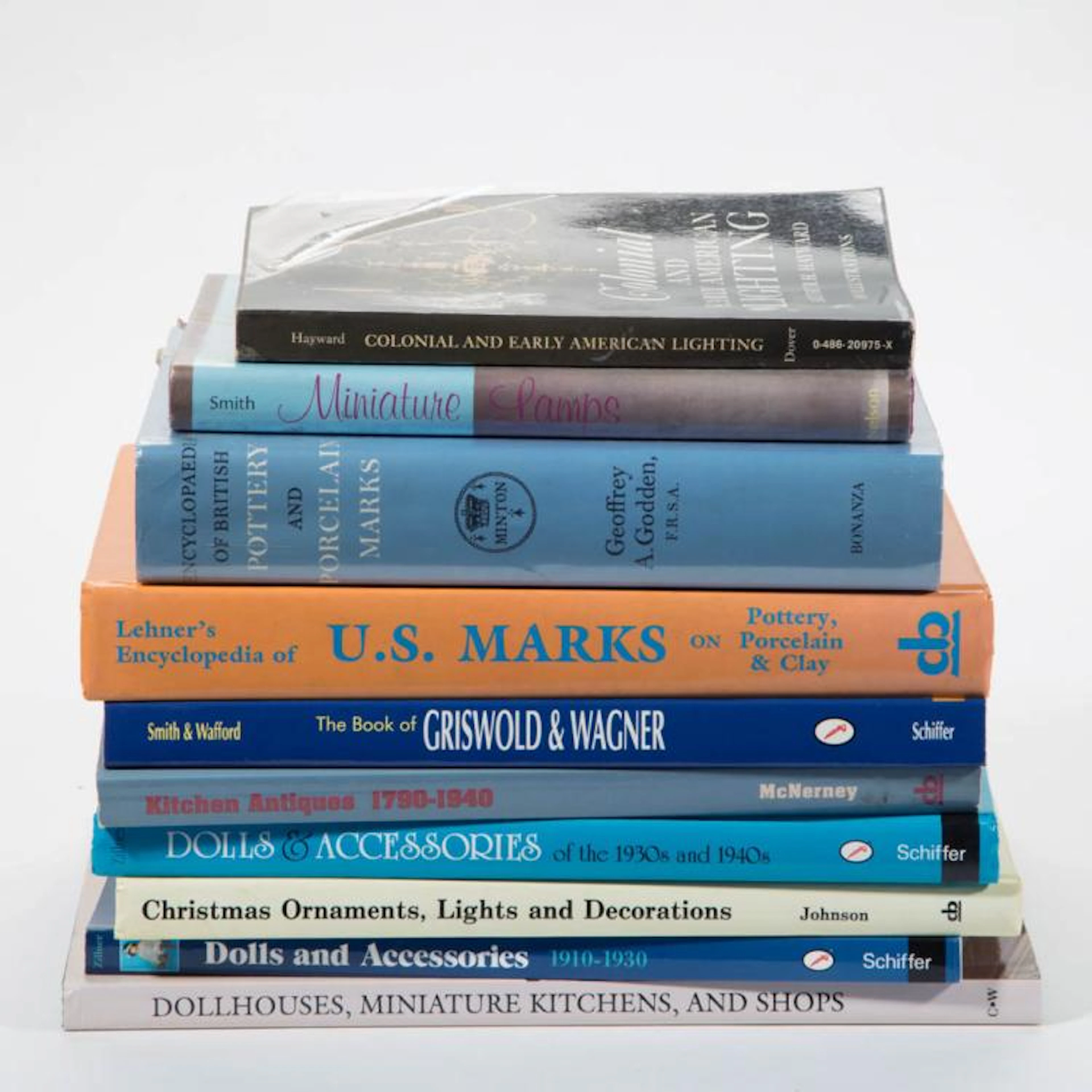 ASSORTED REFERENCE VOLUMES, LOT OF TEN