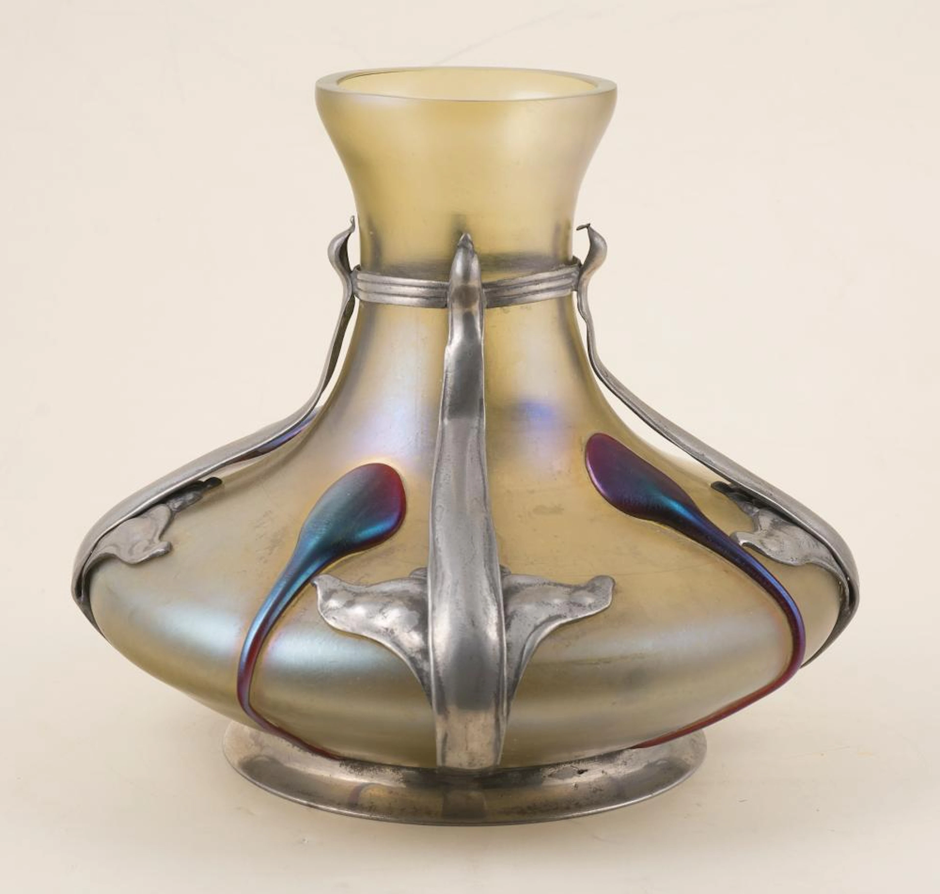 Attributed to Koloman Moser (1868-1918) & Loetz Witwe. Art Nouveau. Circa 1900.