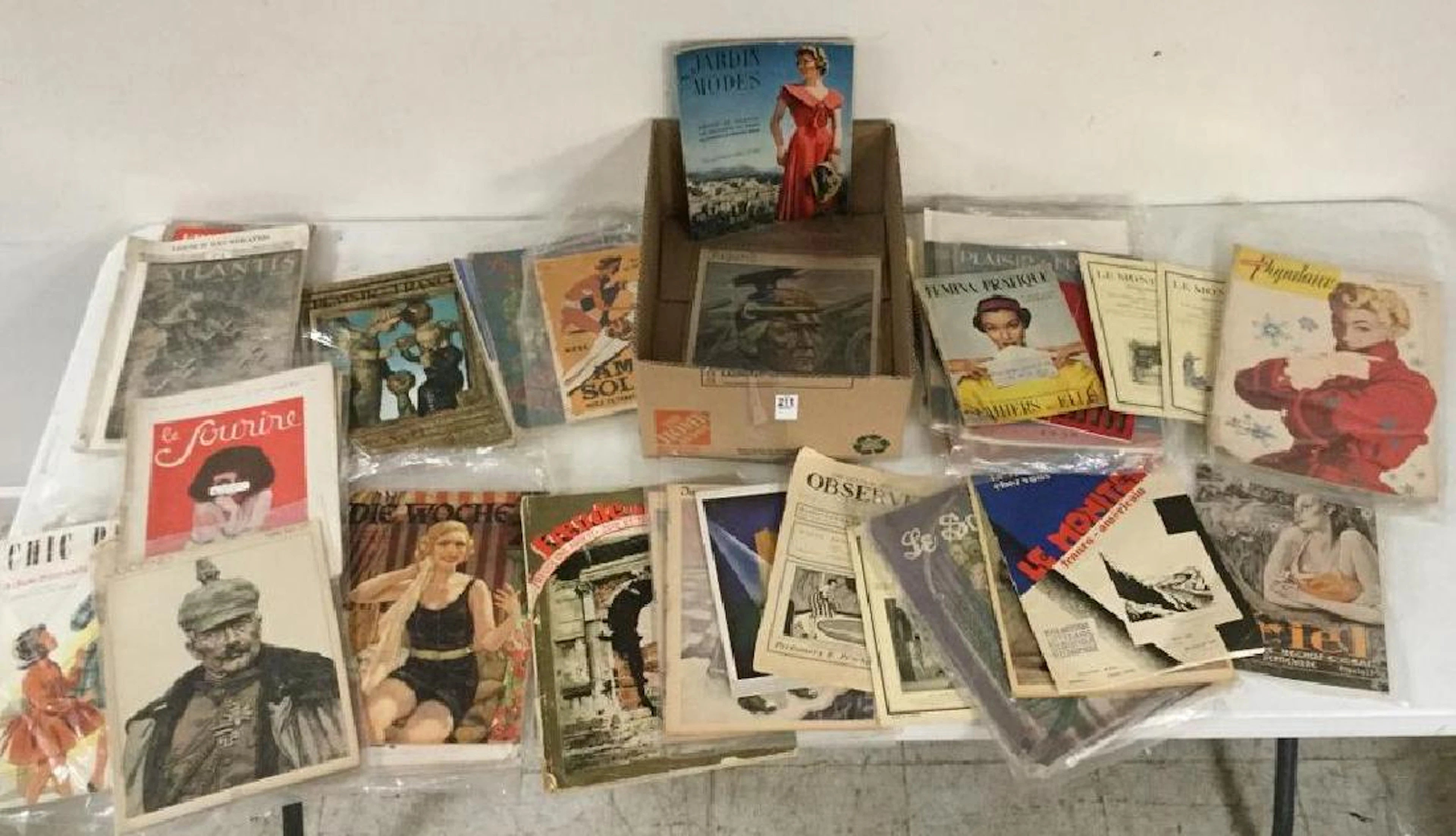 Lot of foreign magazines, early 1900's to mid 1900's