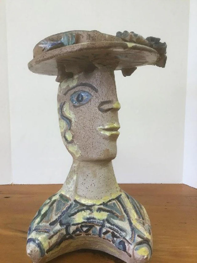 Pablo picasso (?) terra cotta sculpture of woman with
