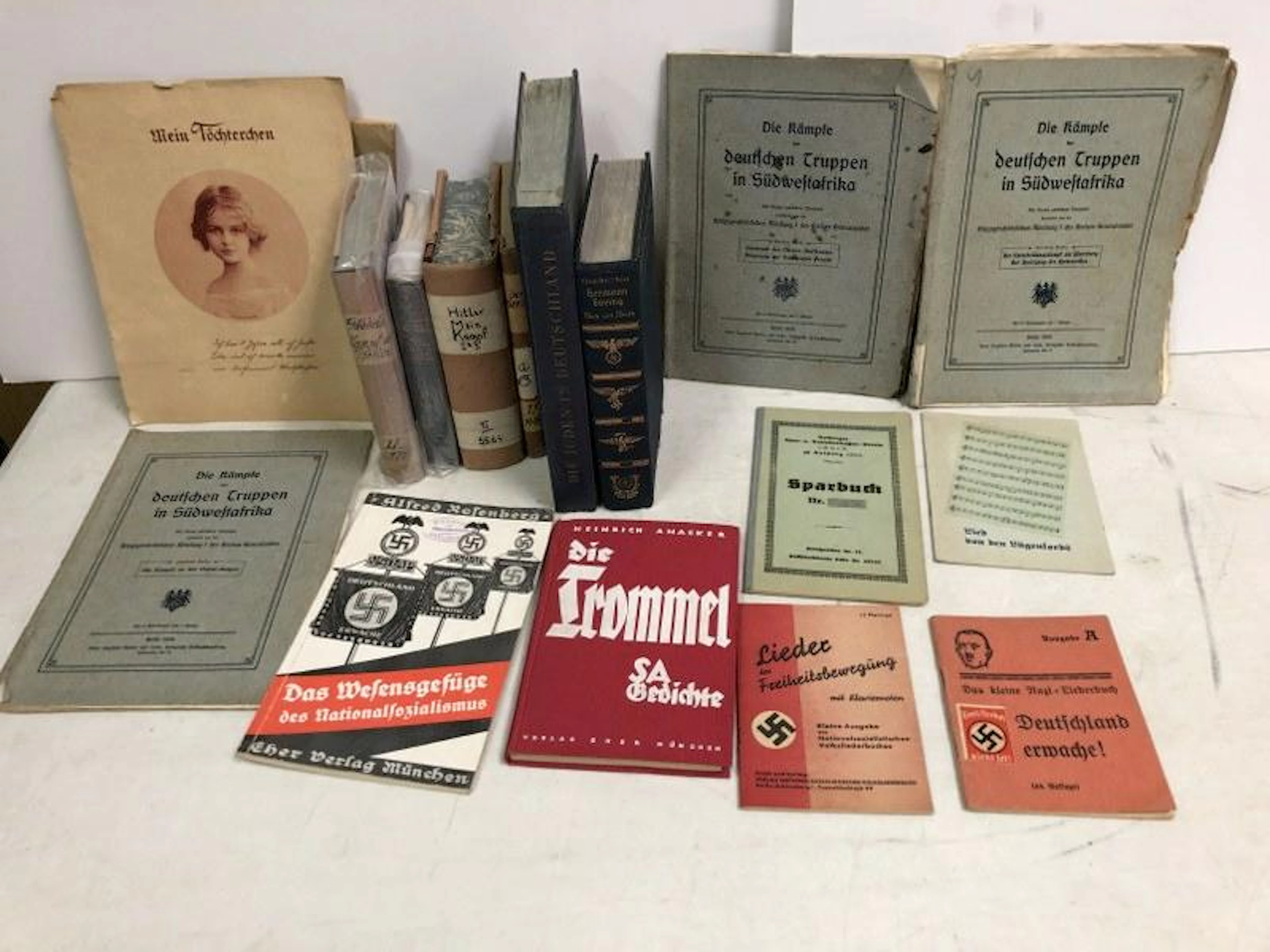 LOT OF WW II ERA GERMAN MILITARY BOOKS, PAMPHLETS, ETC.