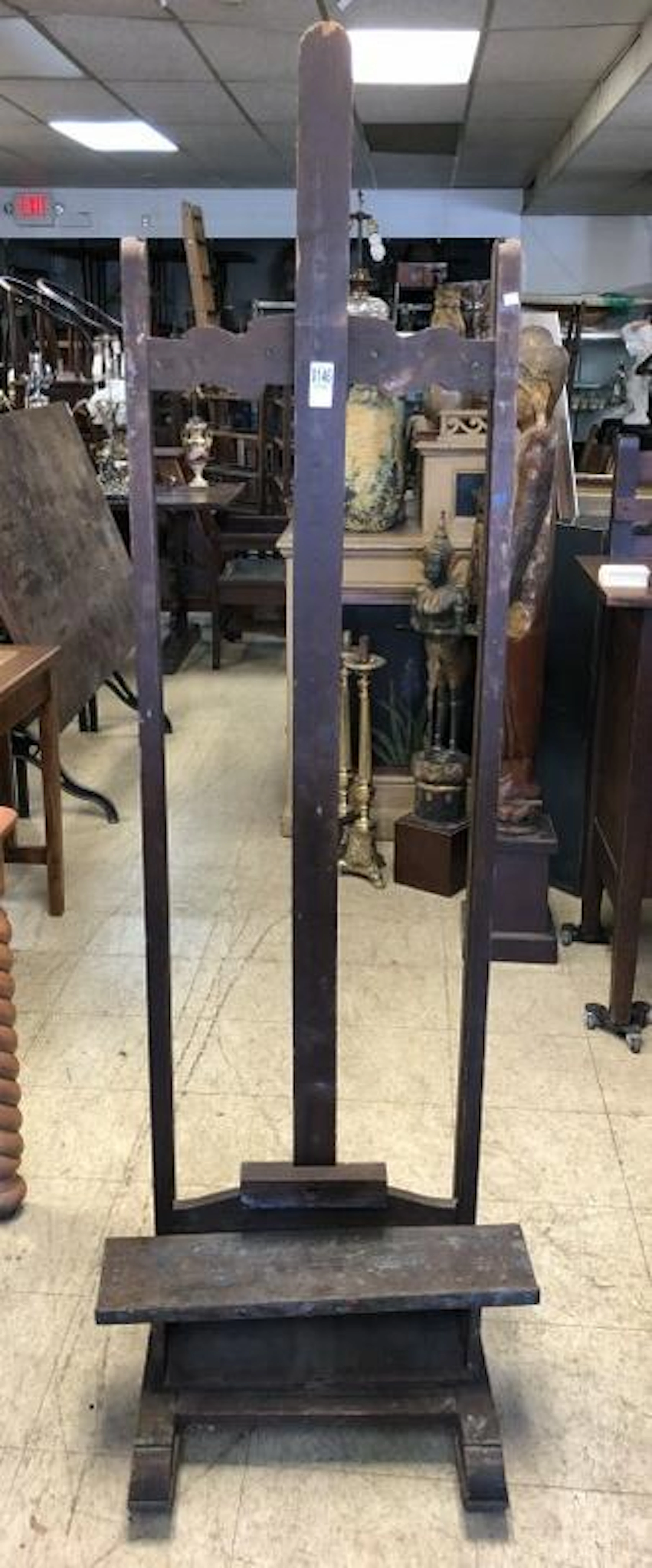 ICE OLD OAK EASEL, NEEDS WOOD SCREW TO HOLD TOP I