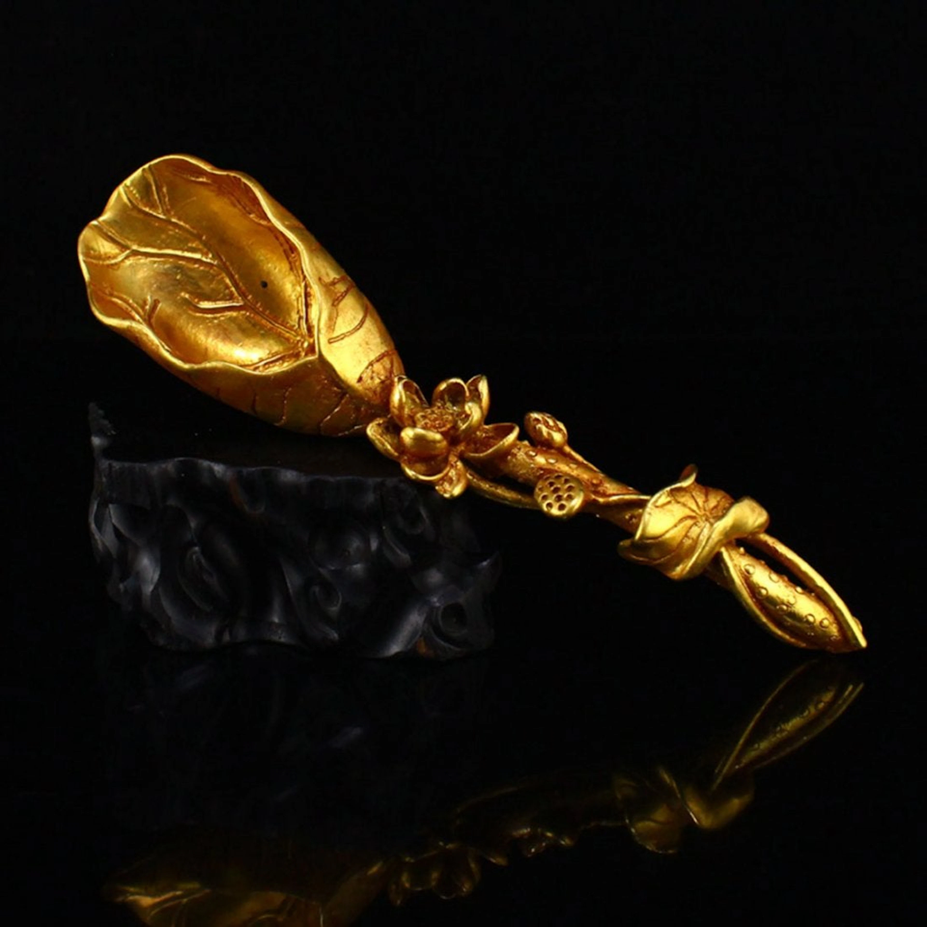 Chinese Gilt Gold Red Copper Lotus Leaf Tea Shovel