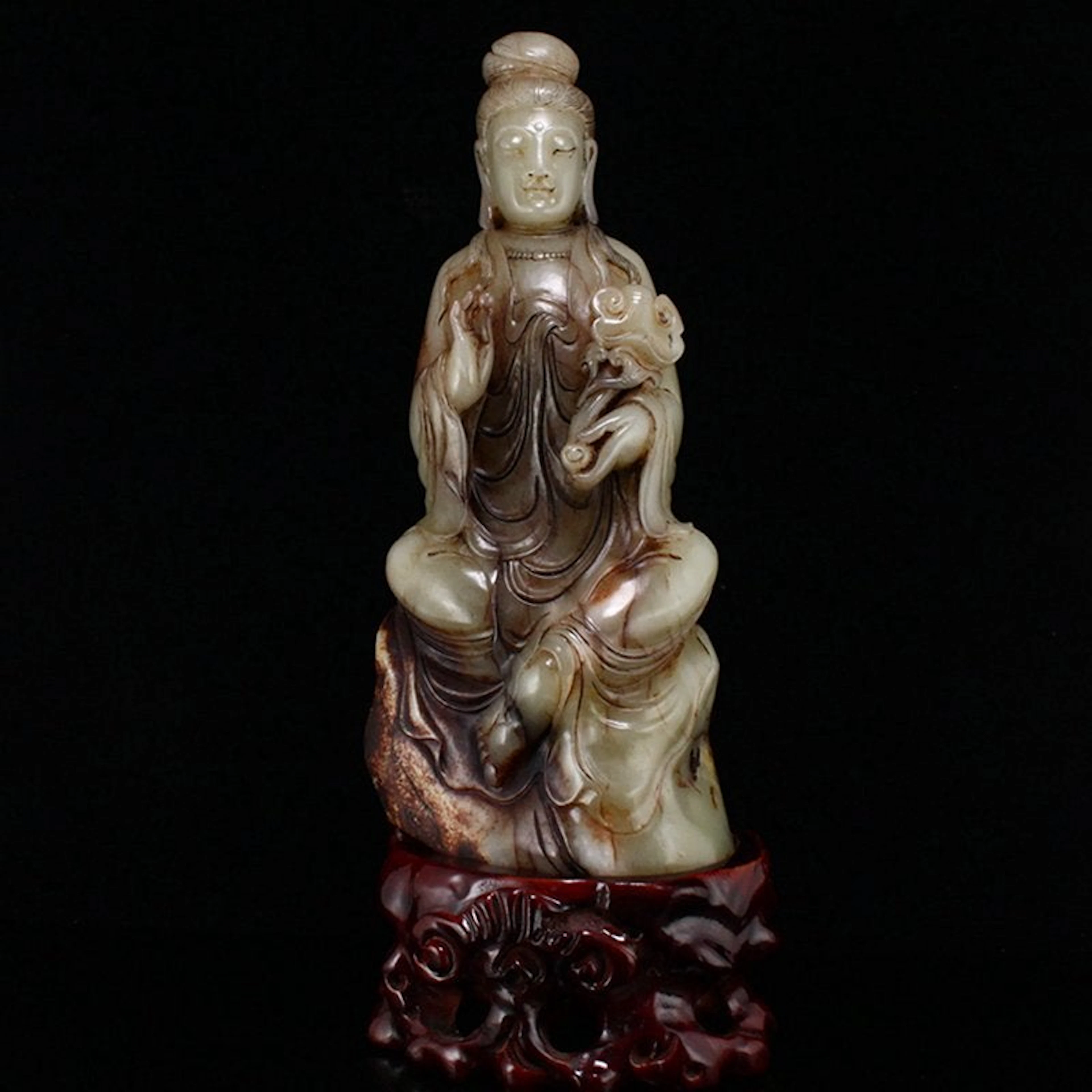 Chinese Qing Dynasty Hetian Jade Ruyi Kwan-yin Statue