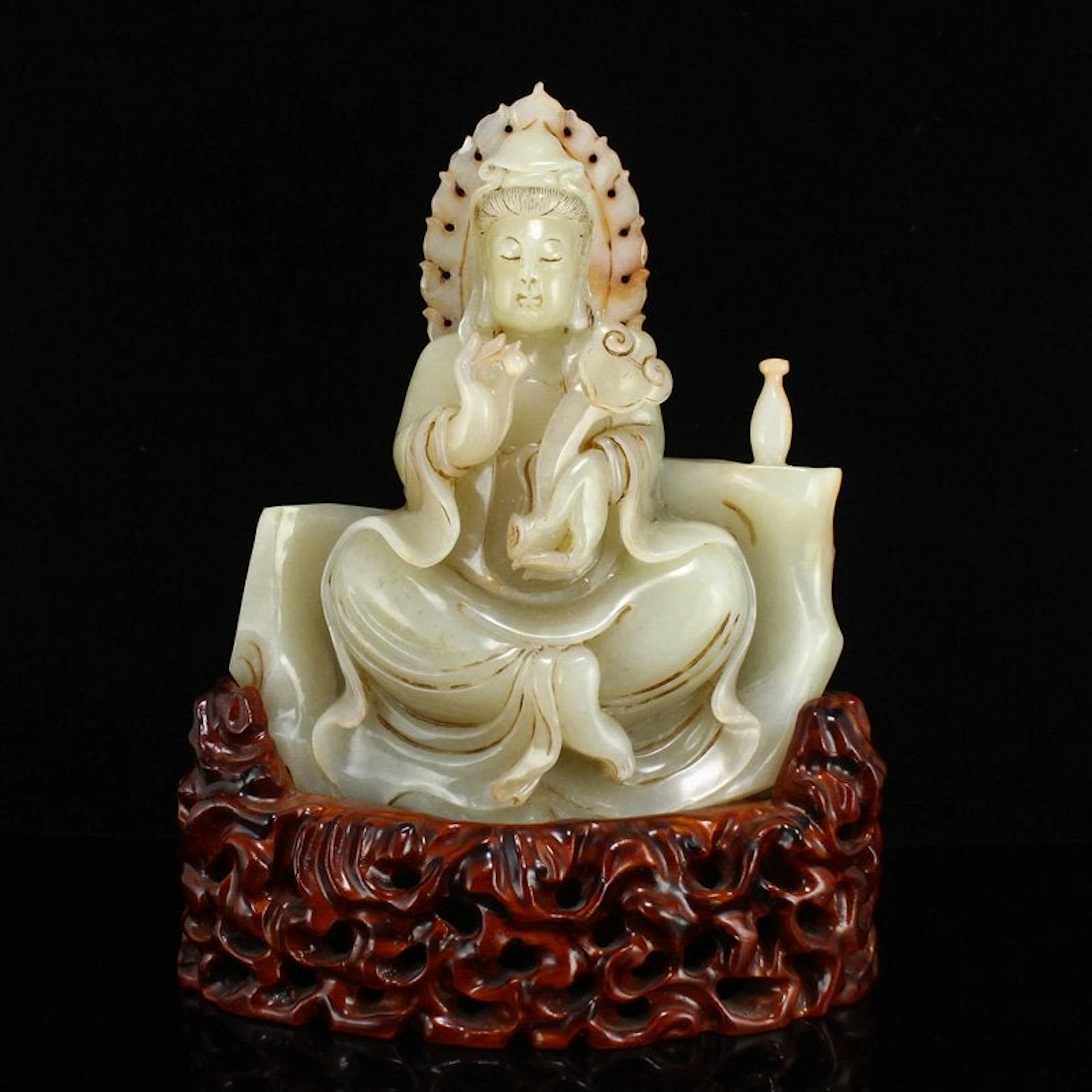 Chinese Qing Dynasty Hetian Jade Ruyi Kwan-yun Statue