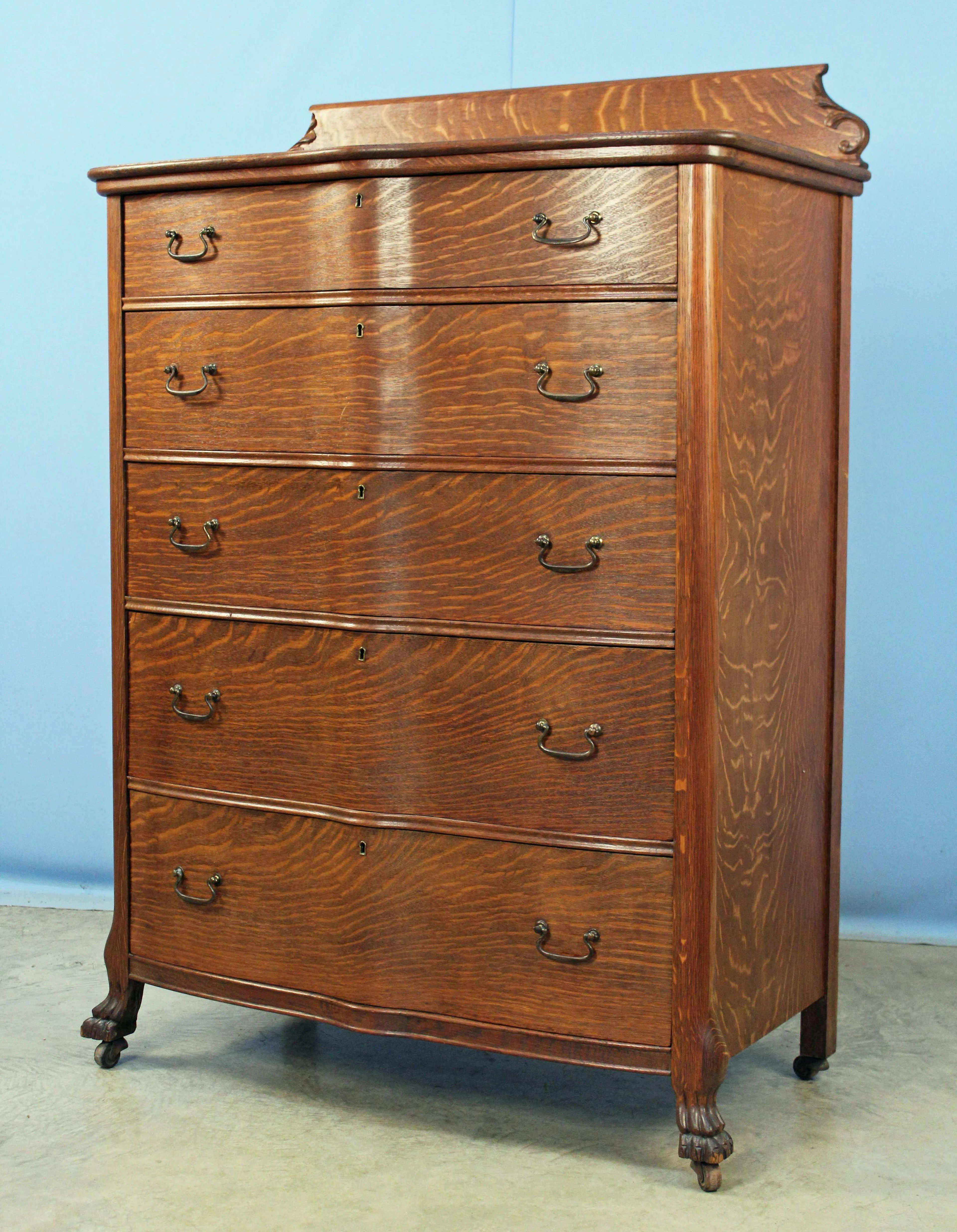 Serpentine Front 5 Drawer Oak Chest C. 1900